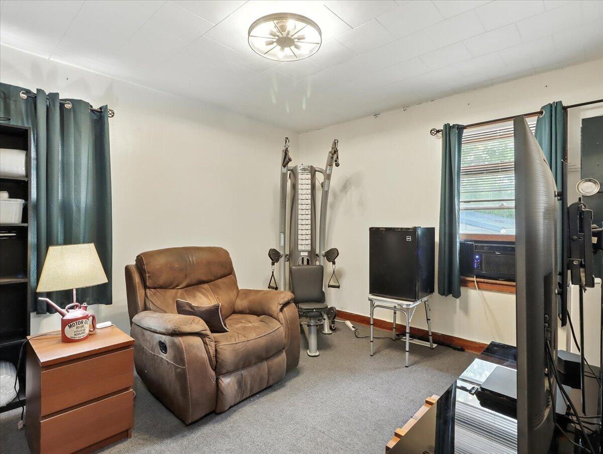 403 Barton Street Property Photo 20