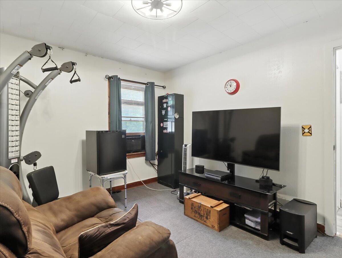403 Barton Street Property Photo 21
