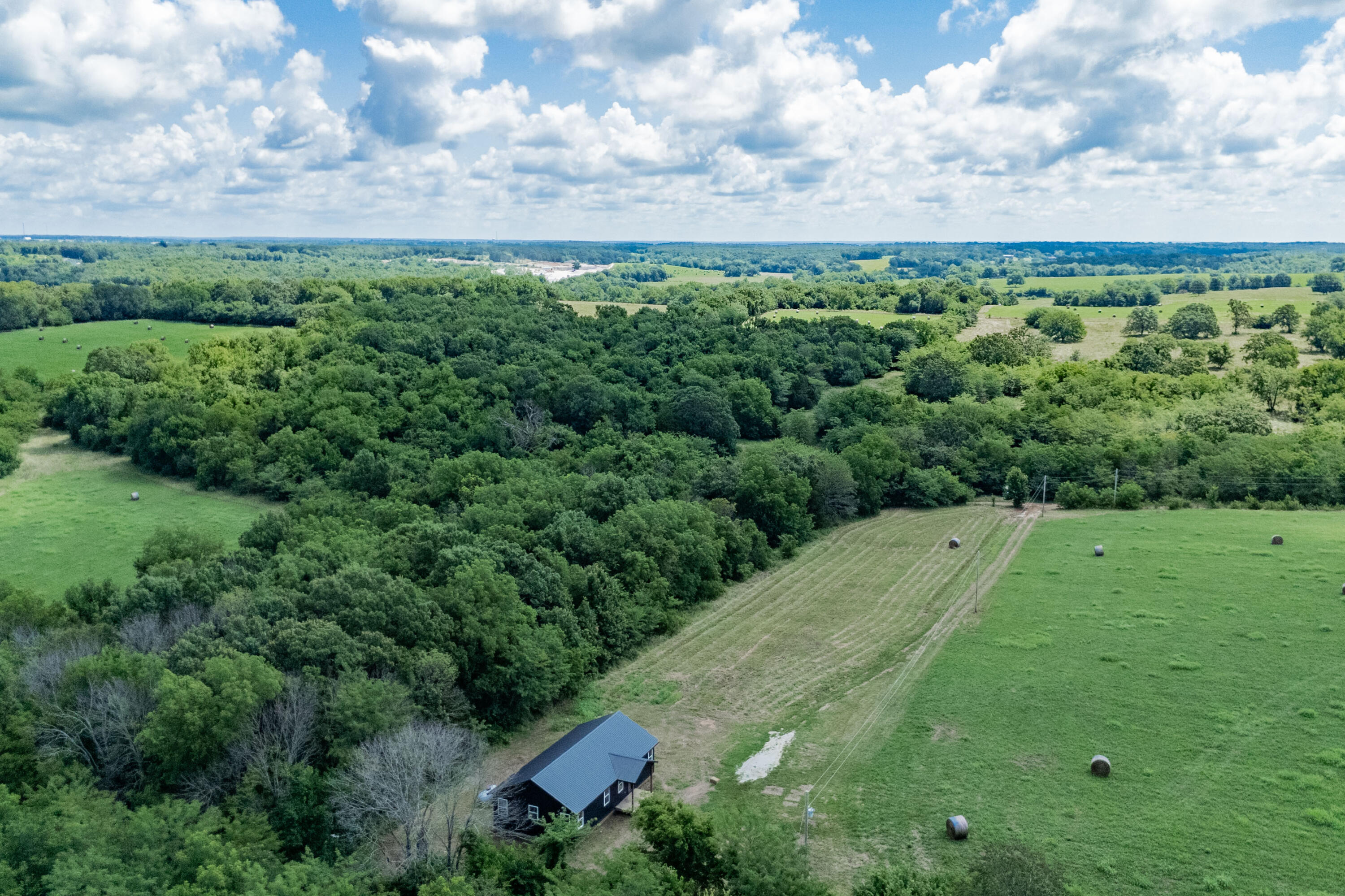 16860 South 1135 Road Property Photo 23