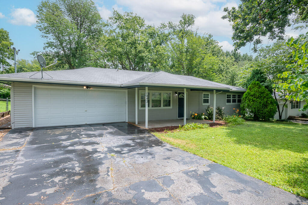 1042 South John Avenue Property Photo 1