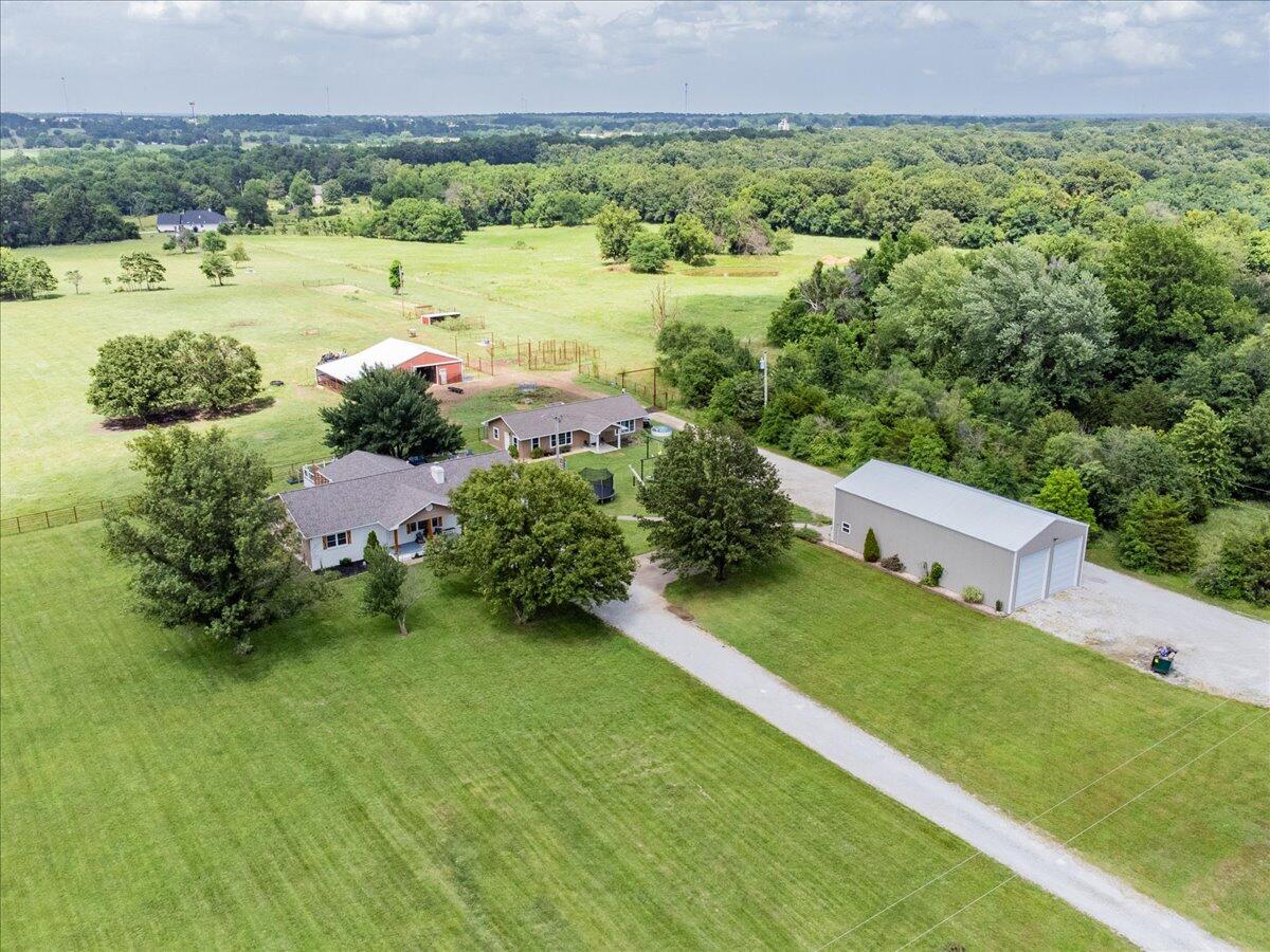 11284 Norway Road Property Photo 1