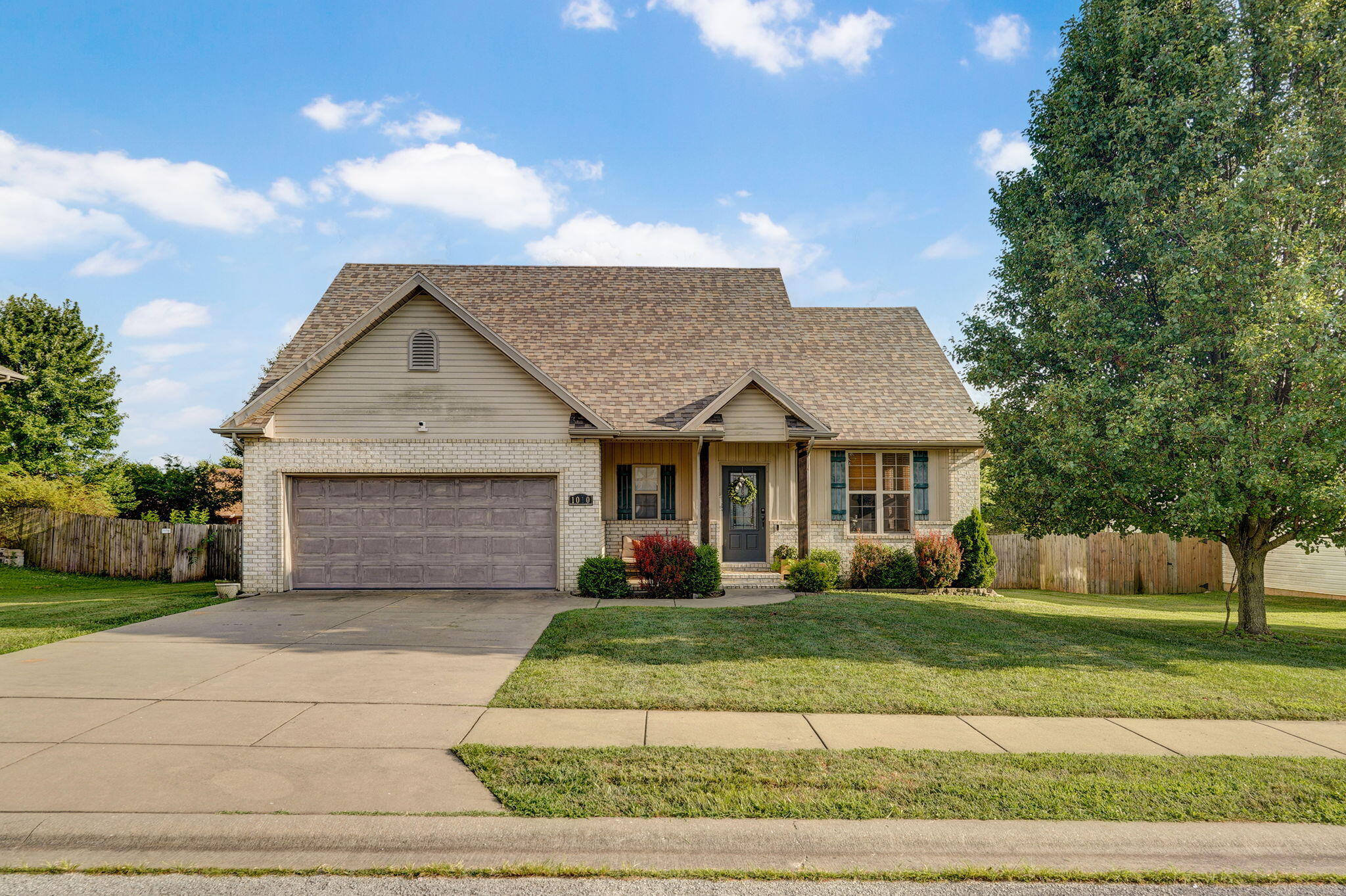 1010 East Cobblestone Drive Property Photo 1