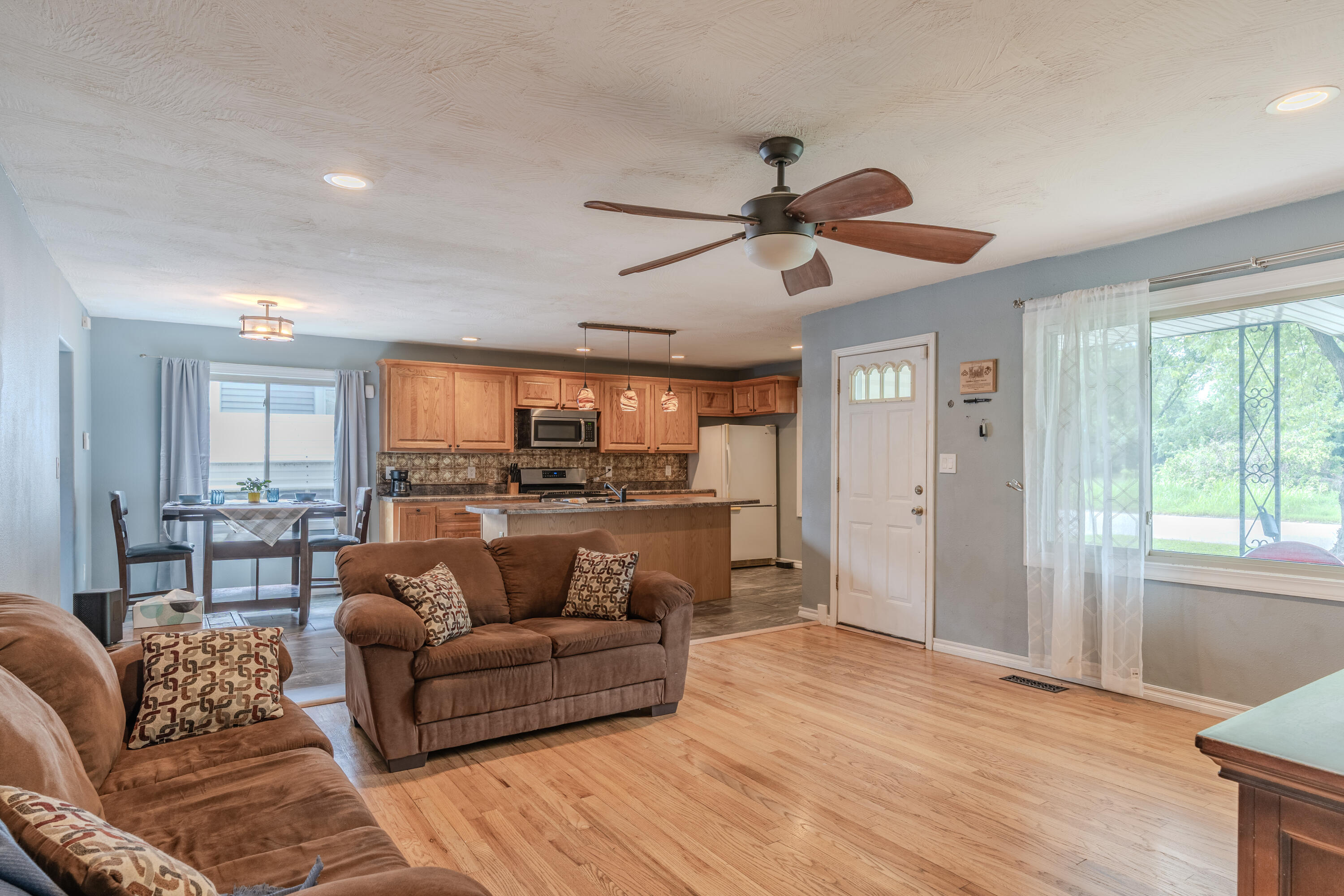1806 West Atlantic Street Property Photo 4