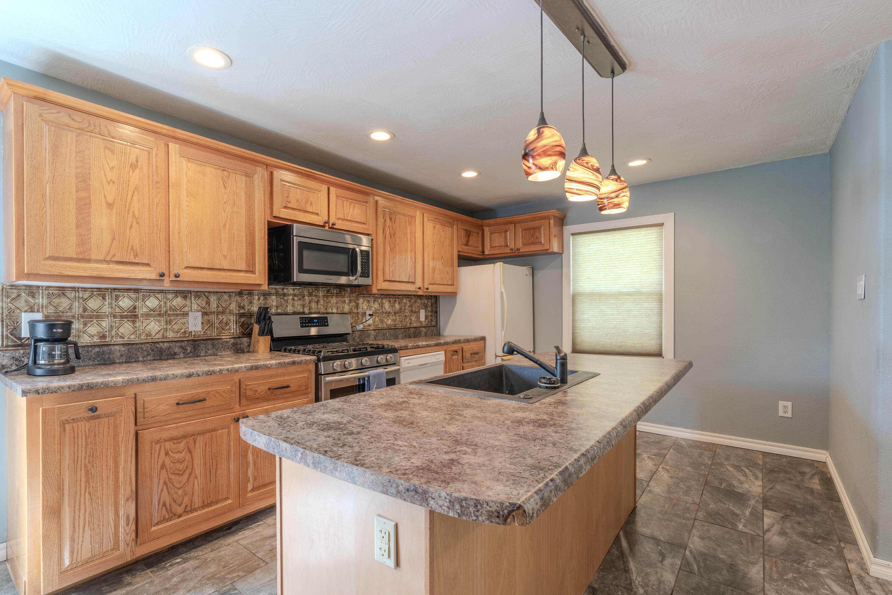 1806 West Atlantic Street Property Photo 6