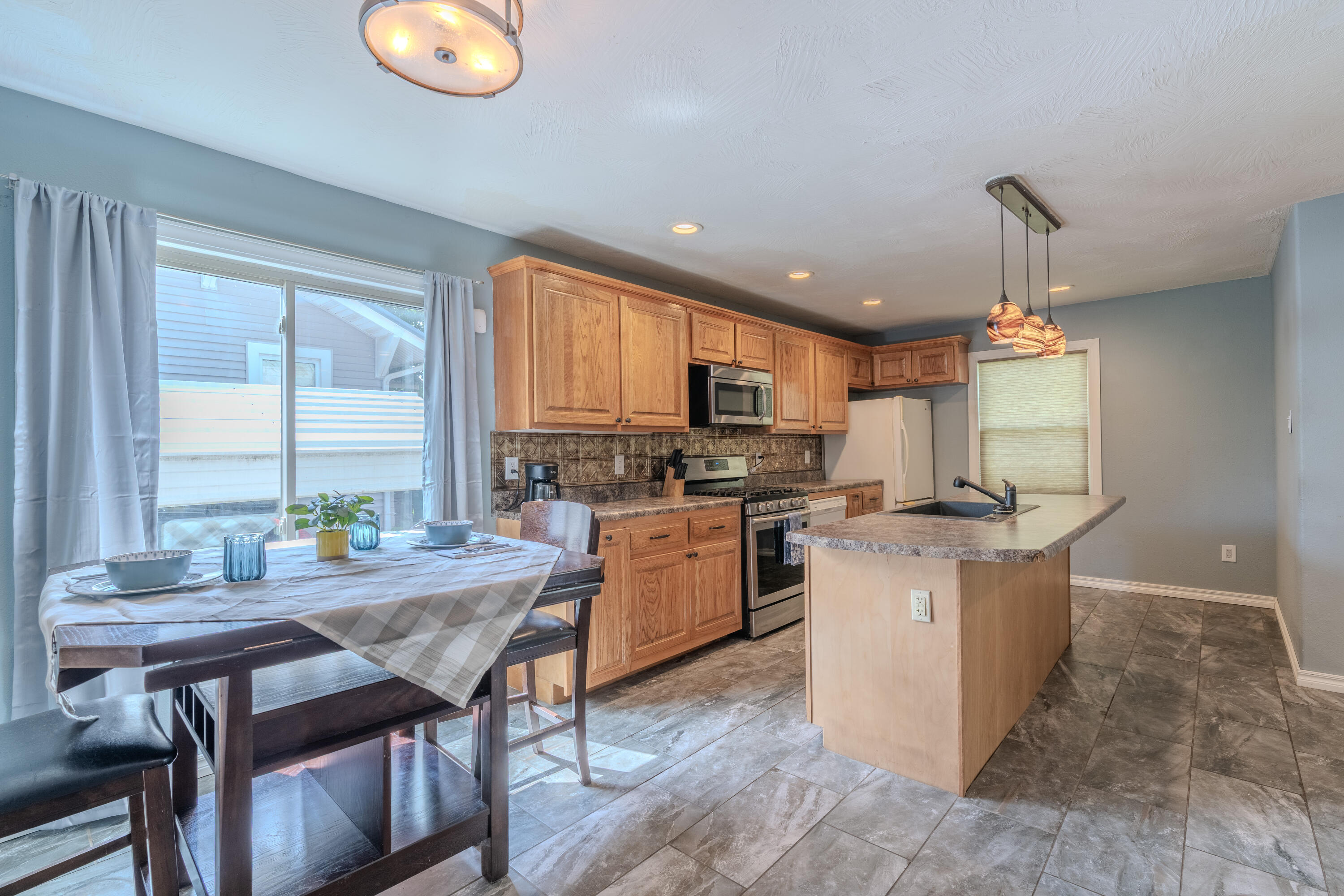 1806 West Atlantic Street Property Photo 7