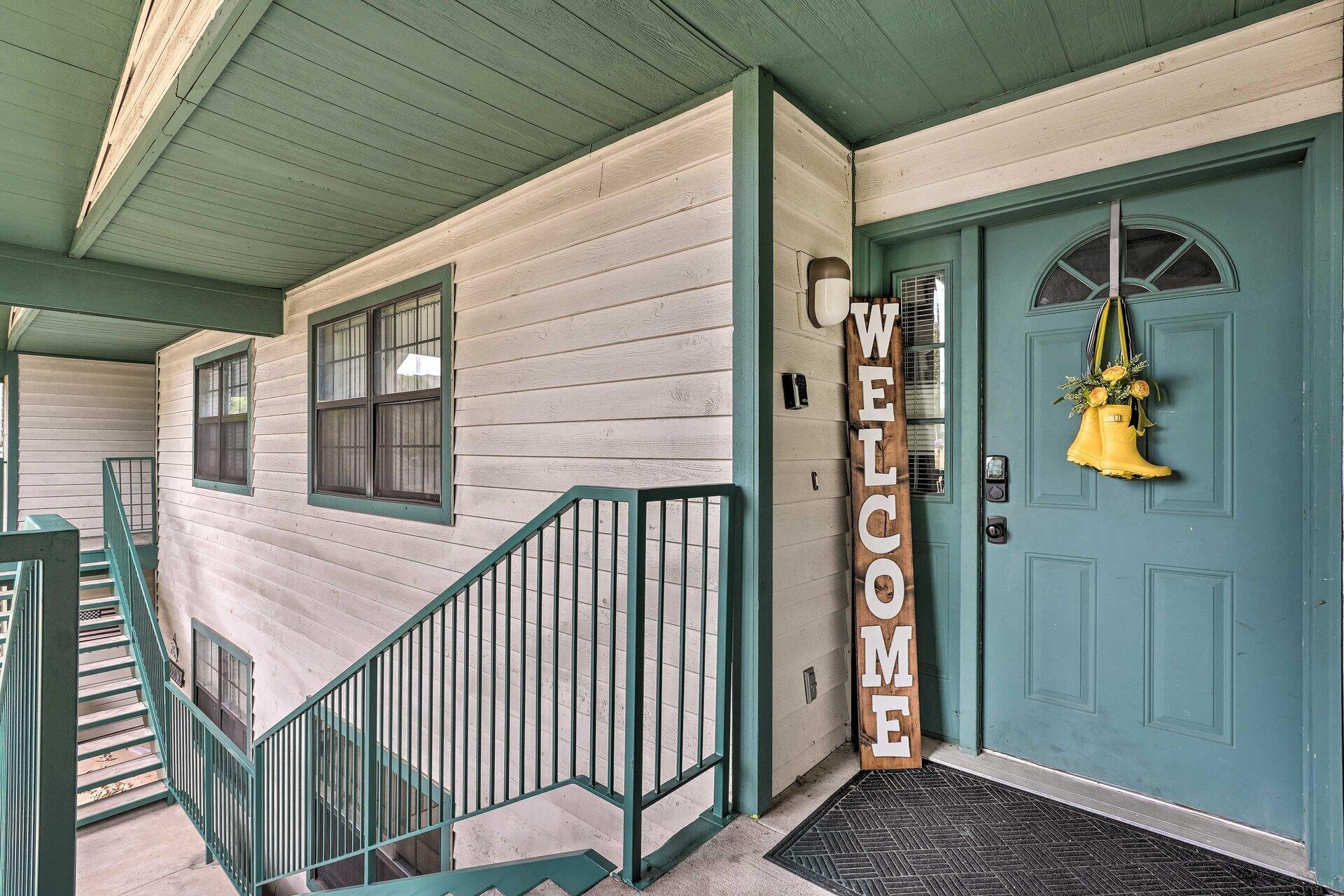 2700 Green Mountain Drive Property Photo 1