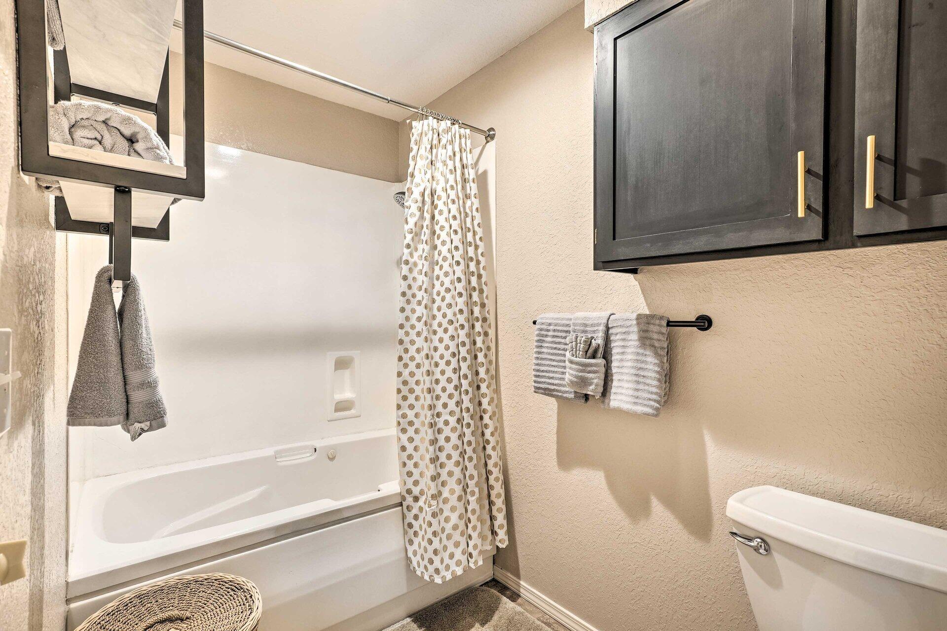 2700 Green Mountain Drive Property Photo 15