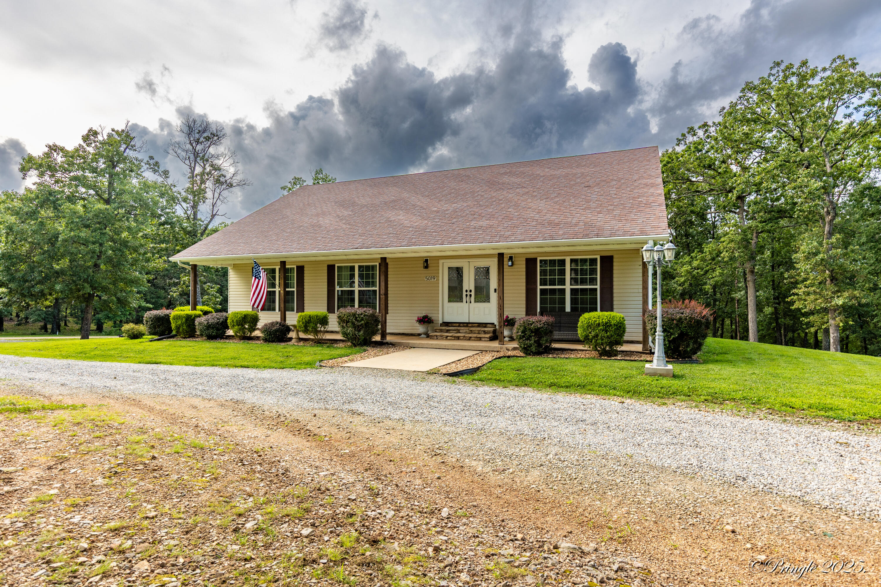 5019 Private Road 8948 Property Photo 1