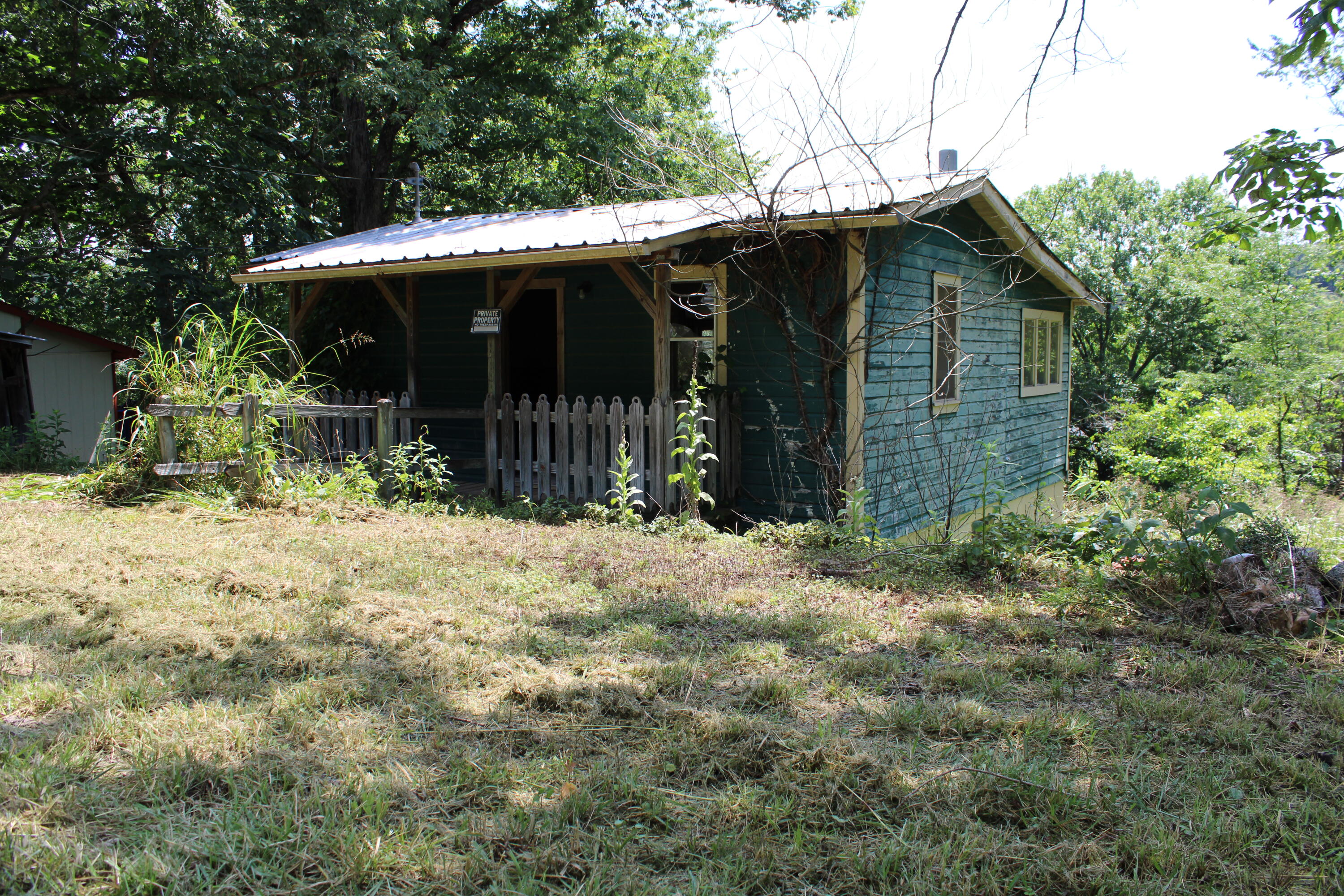 964 Beeler Road Property Photo 1