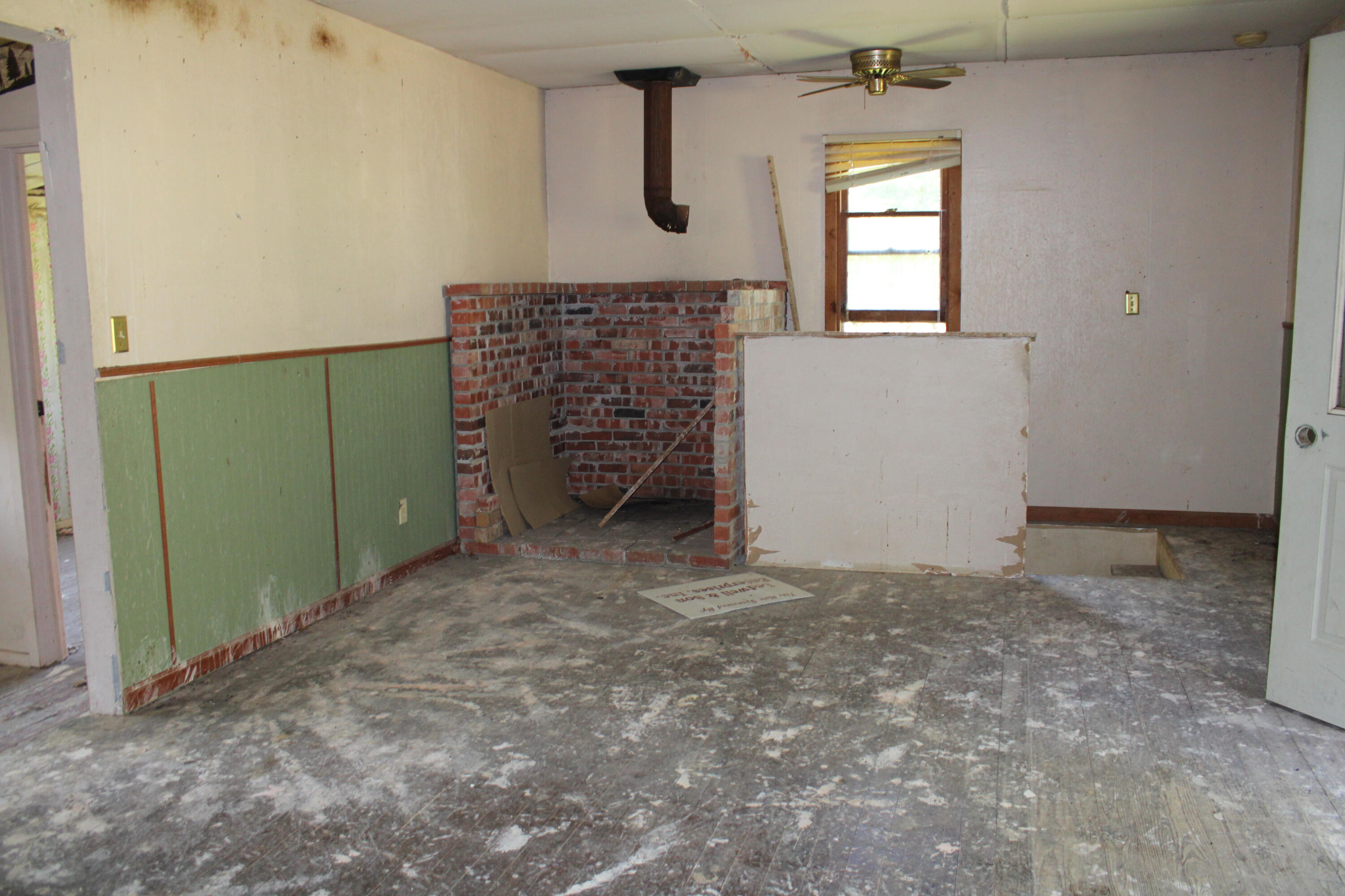 964 Beeler Road Property Photo 3
