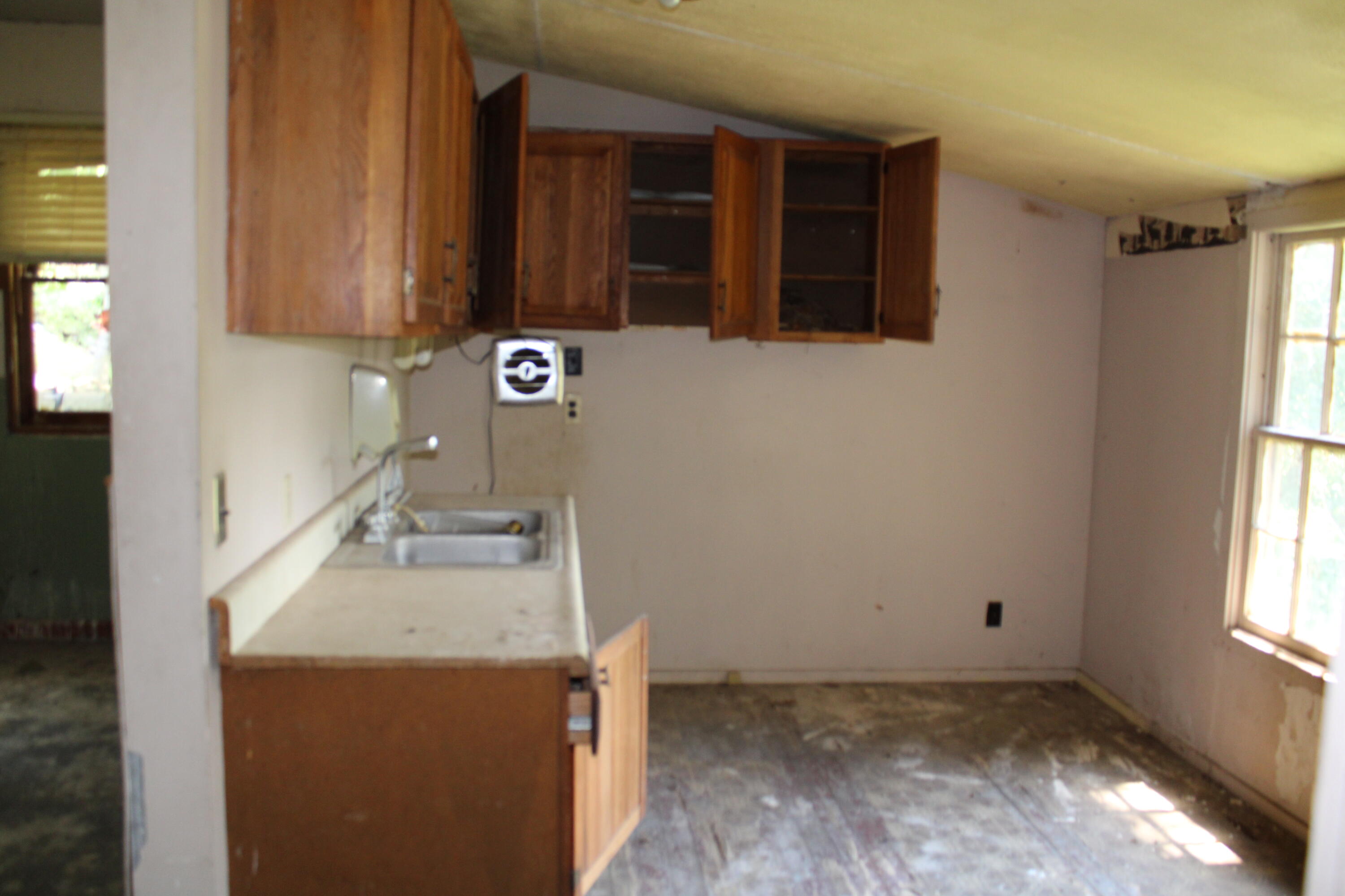 964 Beeler Road Property Photo 4