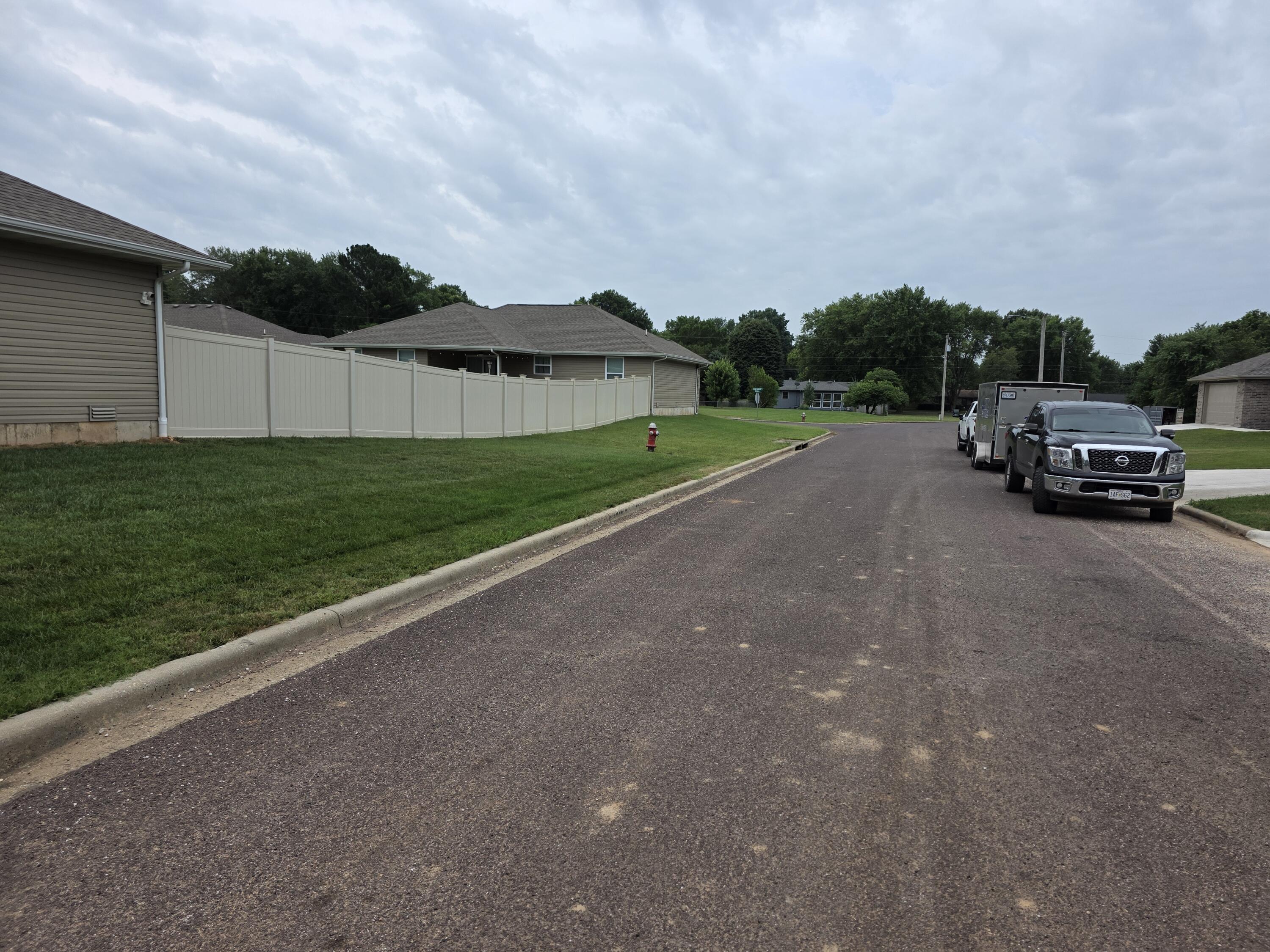 1645 Ridgemont Avenue Property Photo 2