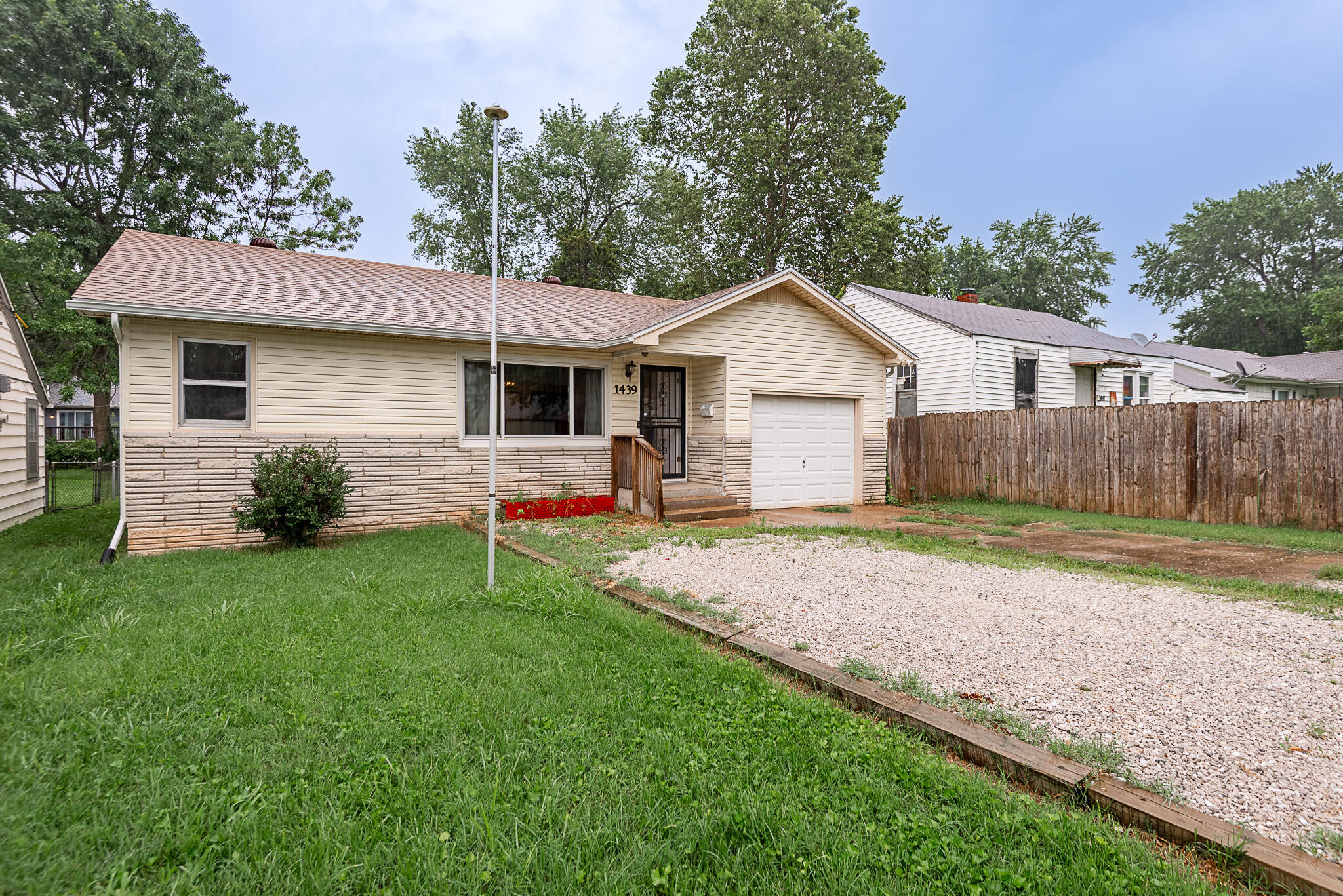 1439 East Mcgee Street Property Photo 1