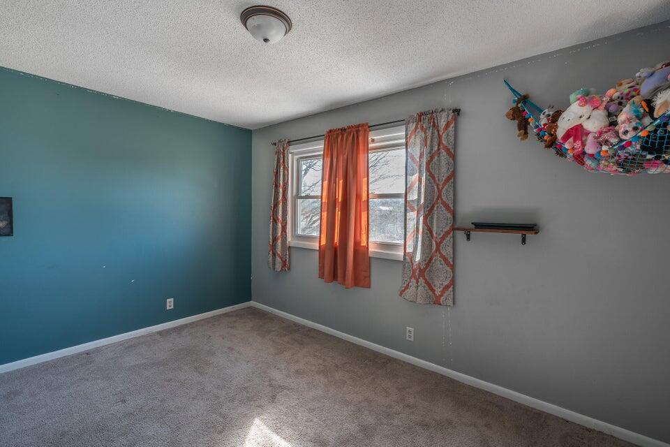 905 East Drake Street Property Photo 10