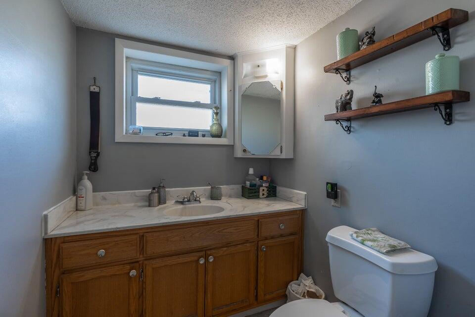 905 East Drake Street Property Photo 12