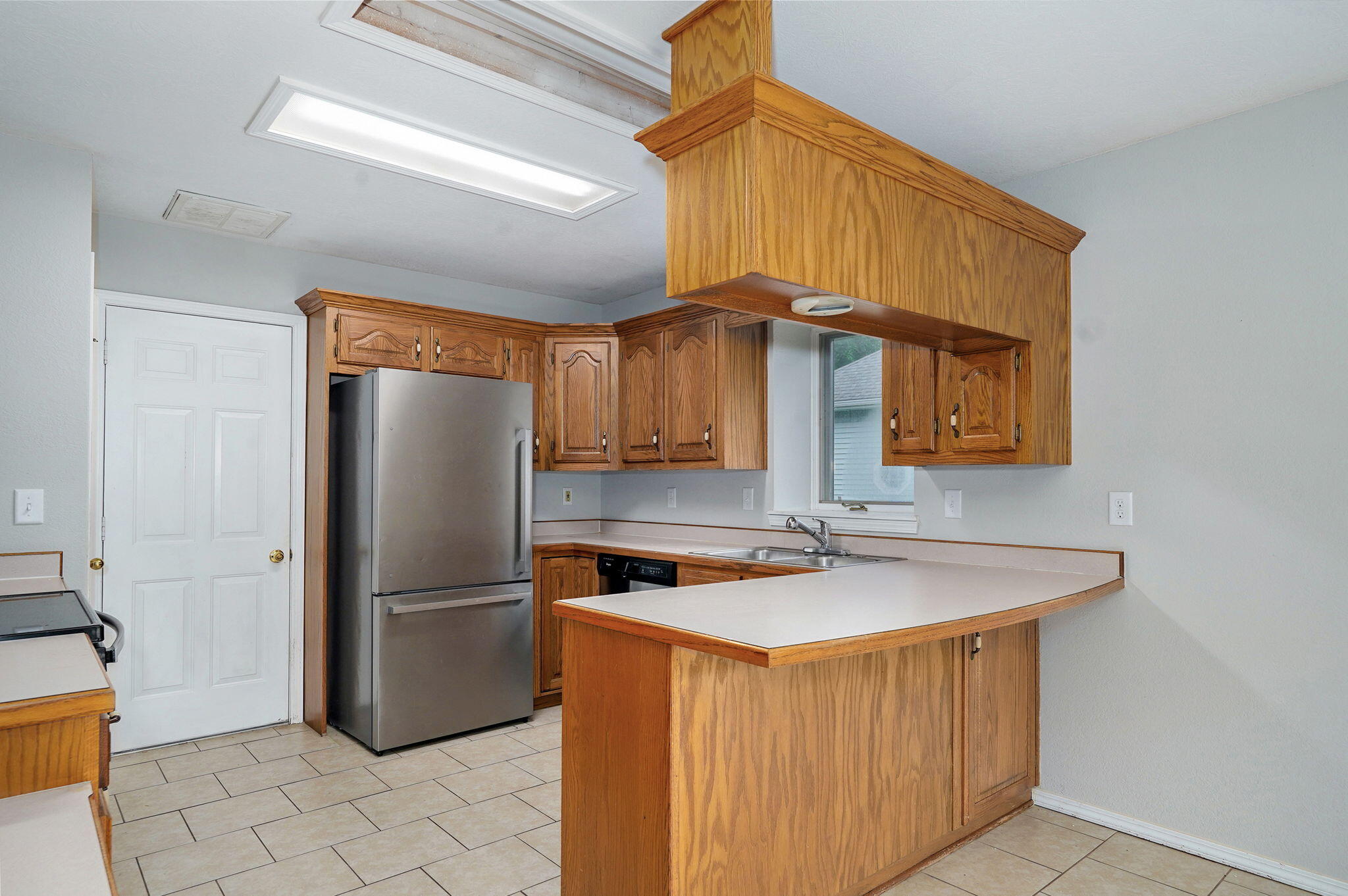 956 South Greentree Avenue Property Photo 10