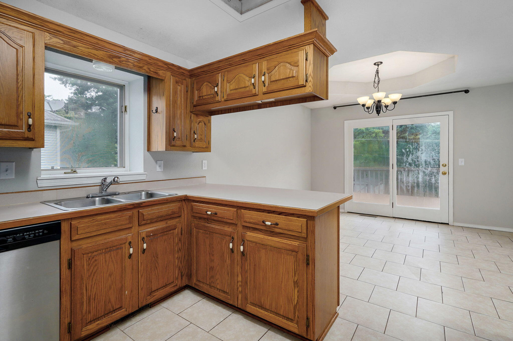 956 South Greentree Avenue Property Photo 12