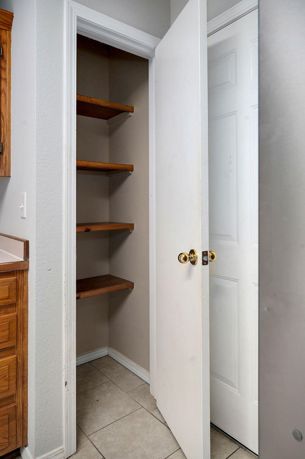 956 South Greentree Avenue Property Photo 18