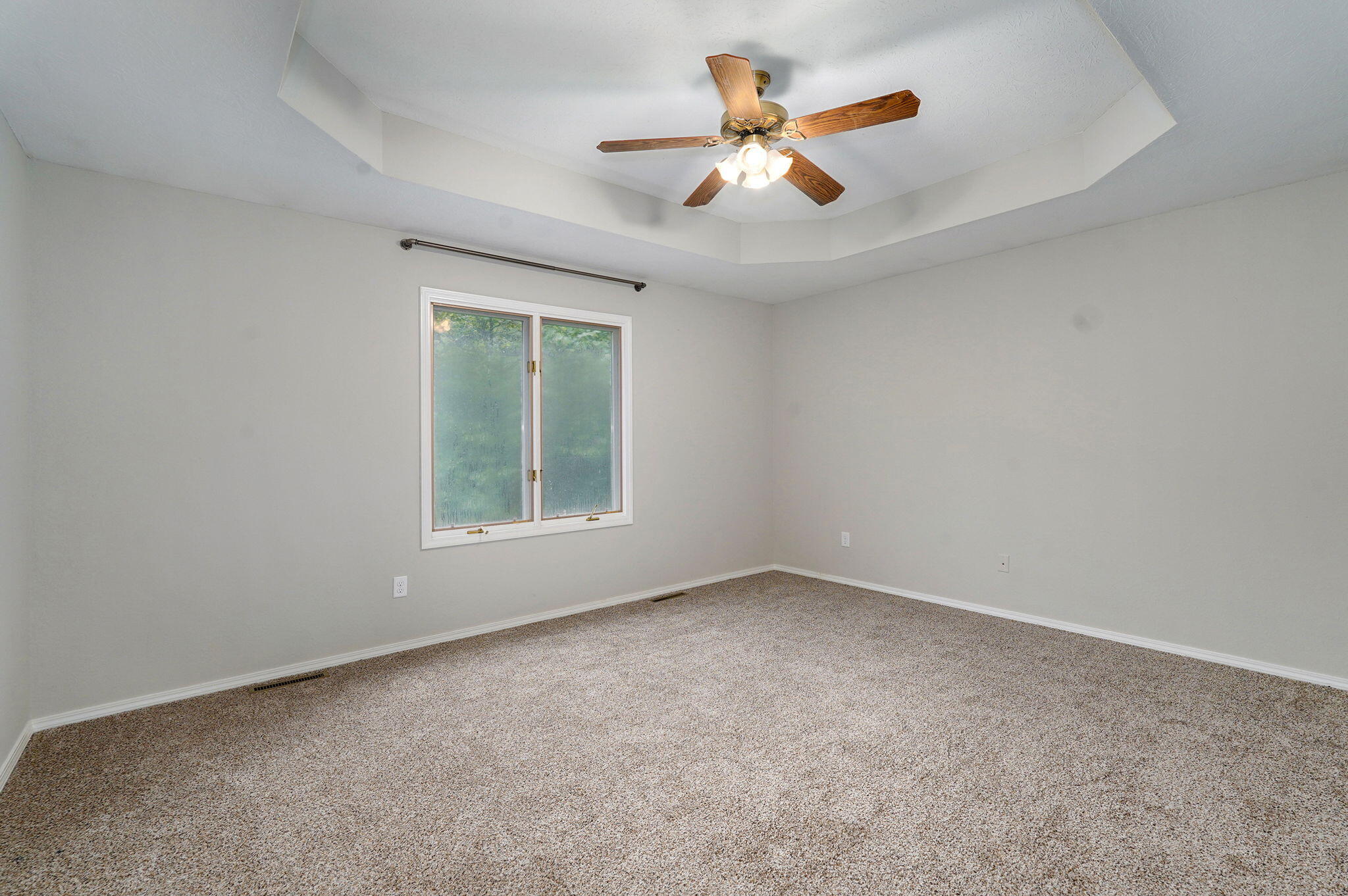 956 South Greentree Avenue Property Photo 21