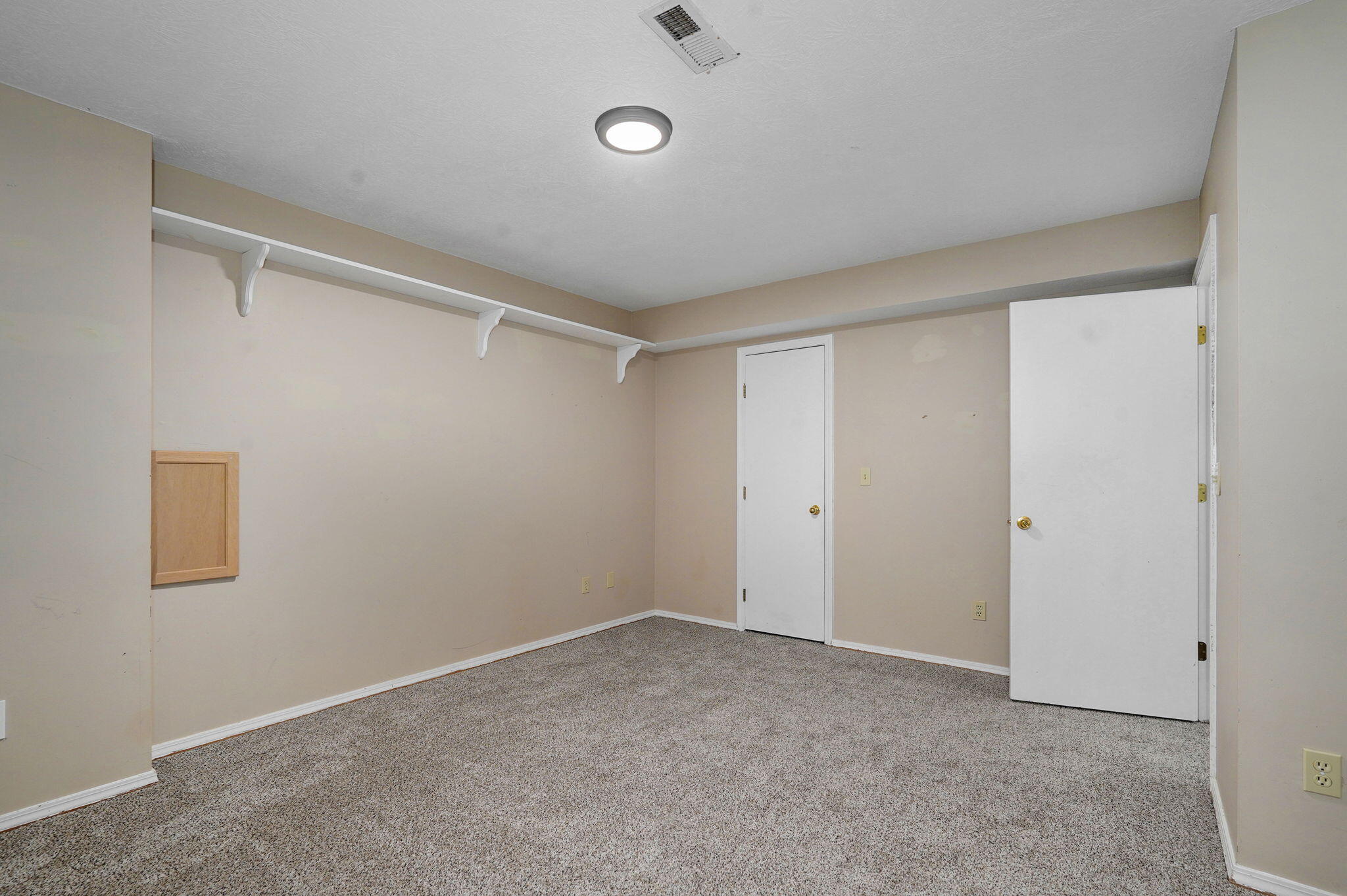 956 South Greentree Avenue Property Photo 33