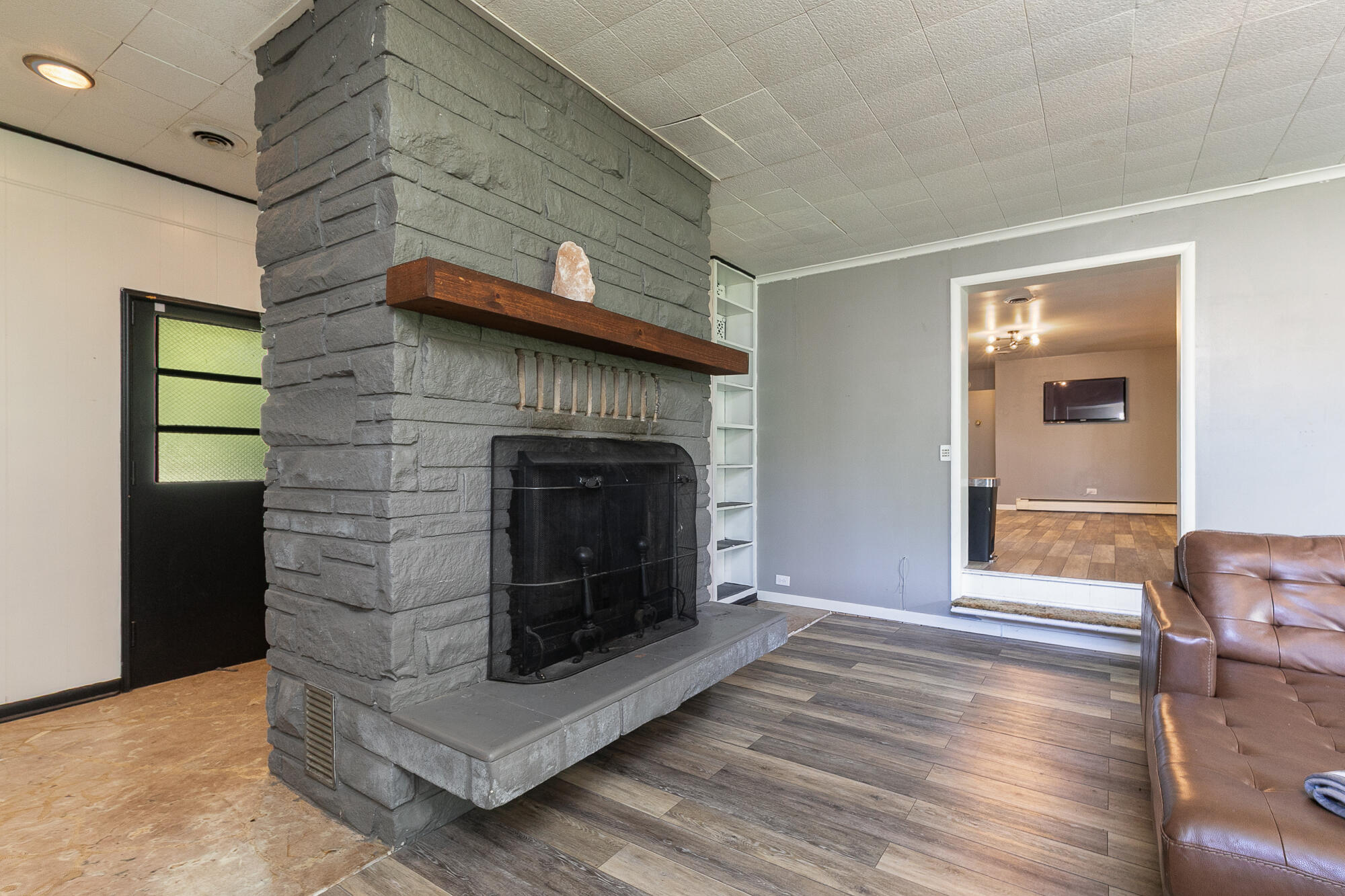 2114 East Walnut Street Property Photo 8