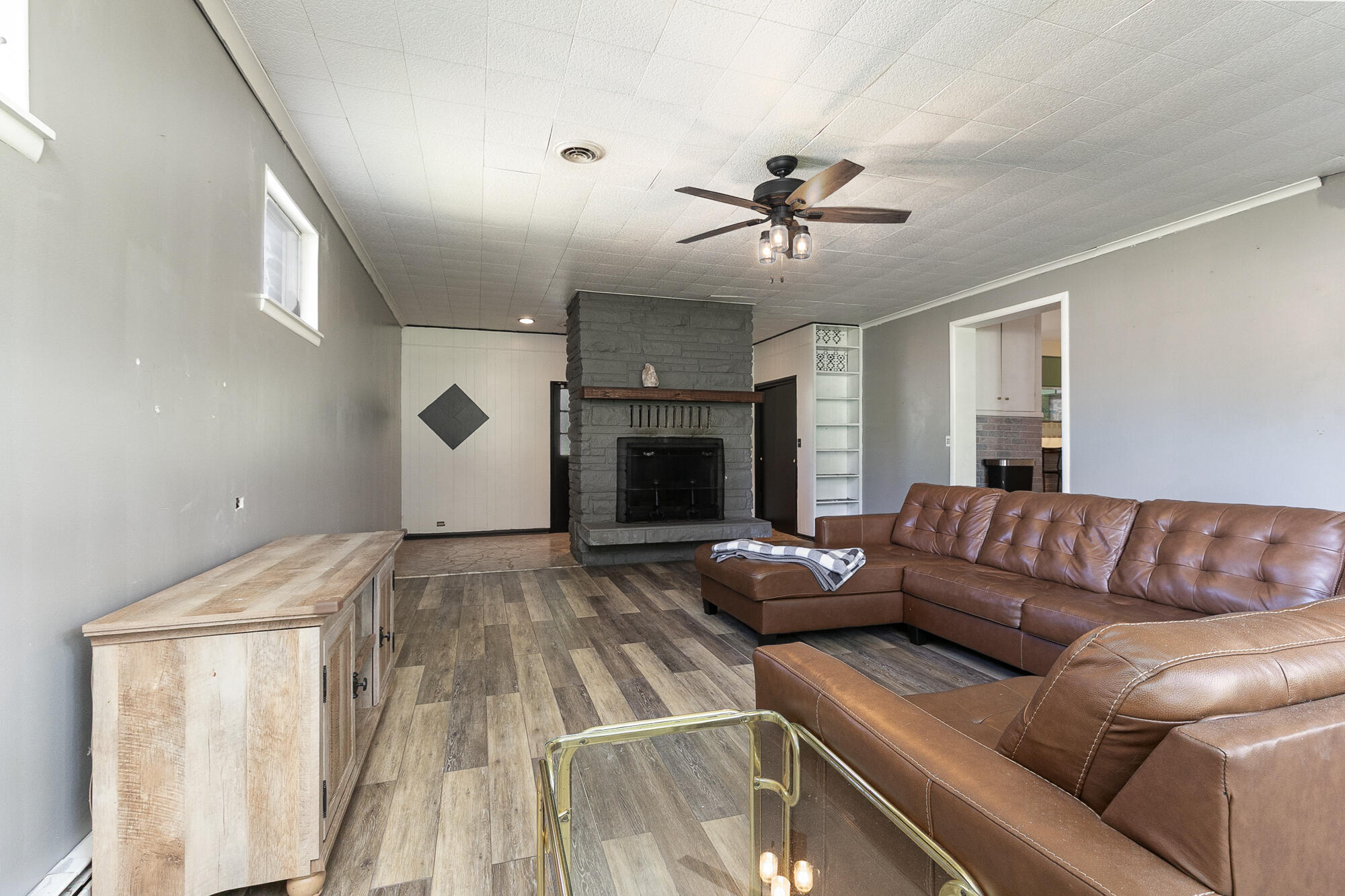 2114 East Walnut Street Property Photo 9