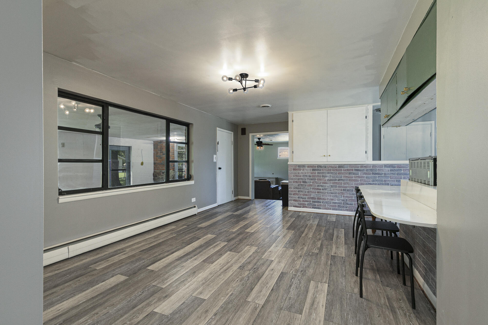 2114 East Walnut Street Property Photo 10