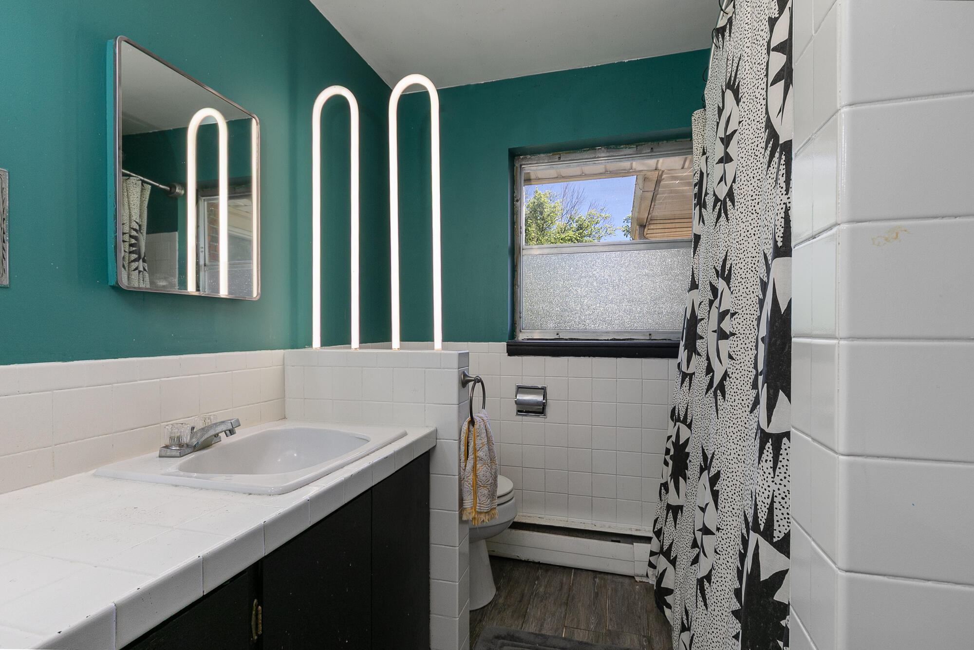 2114 East Walnut Street Property Photo 14