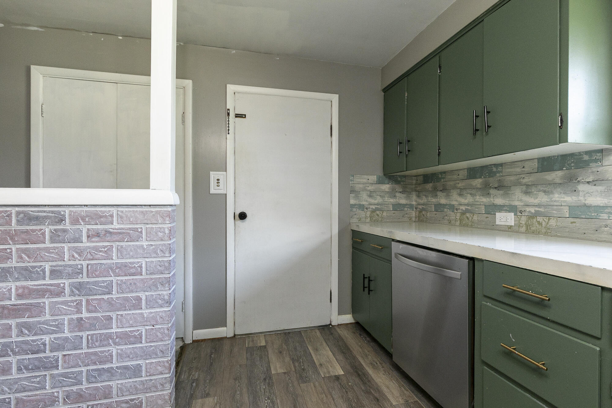 2114 East Walnut Street Property Photo 25