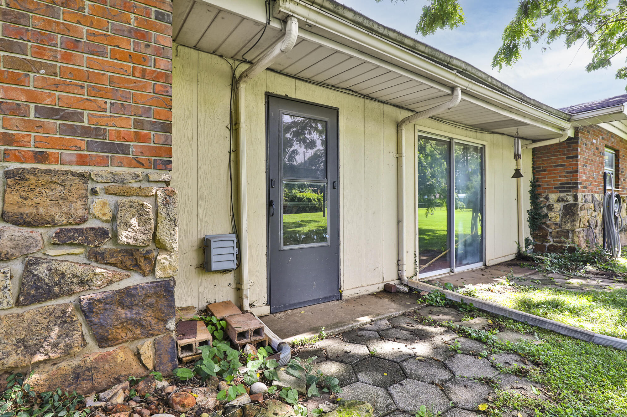 2114 East Walnut Street Property Photo 32