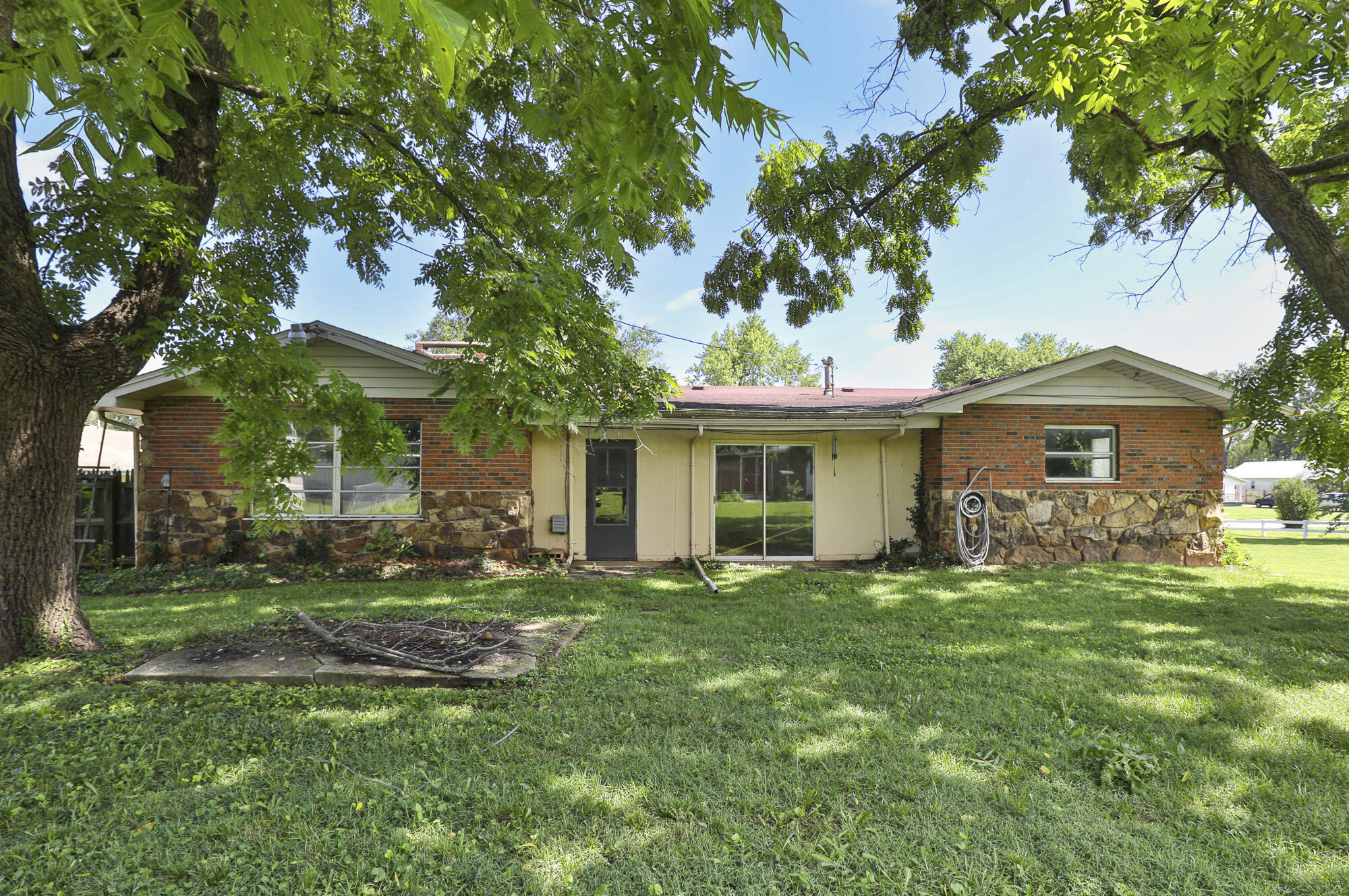 2114 East Walnut Street Property Photo 33