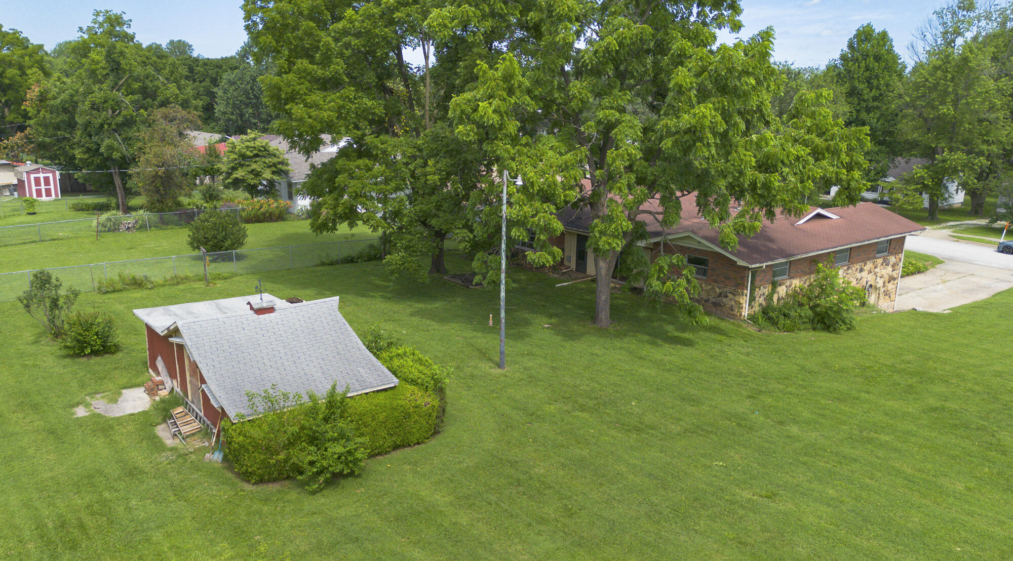 2114 East Walnut Street Property Photo 36