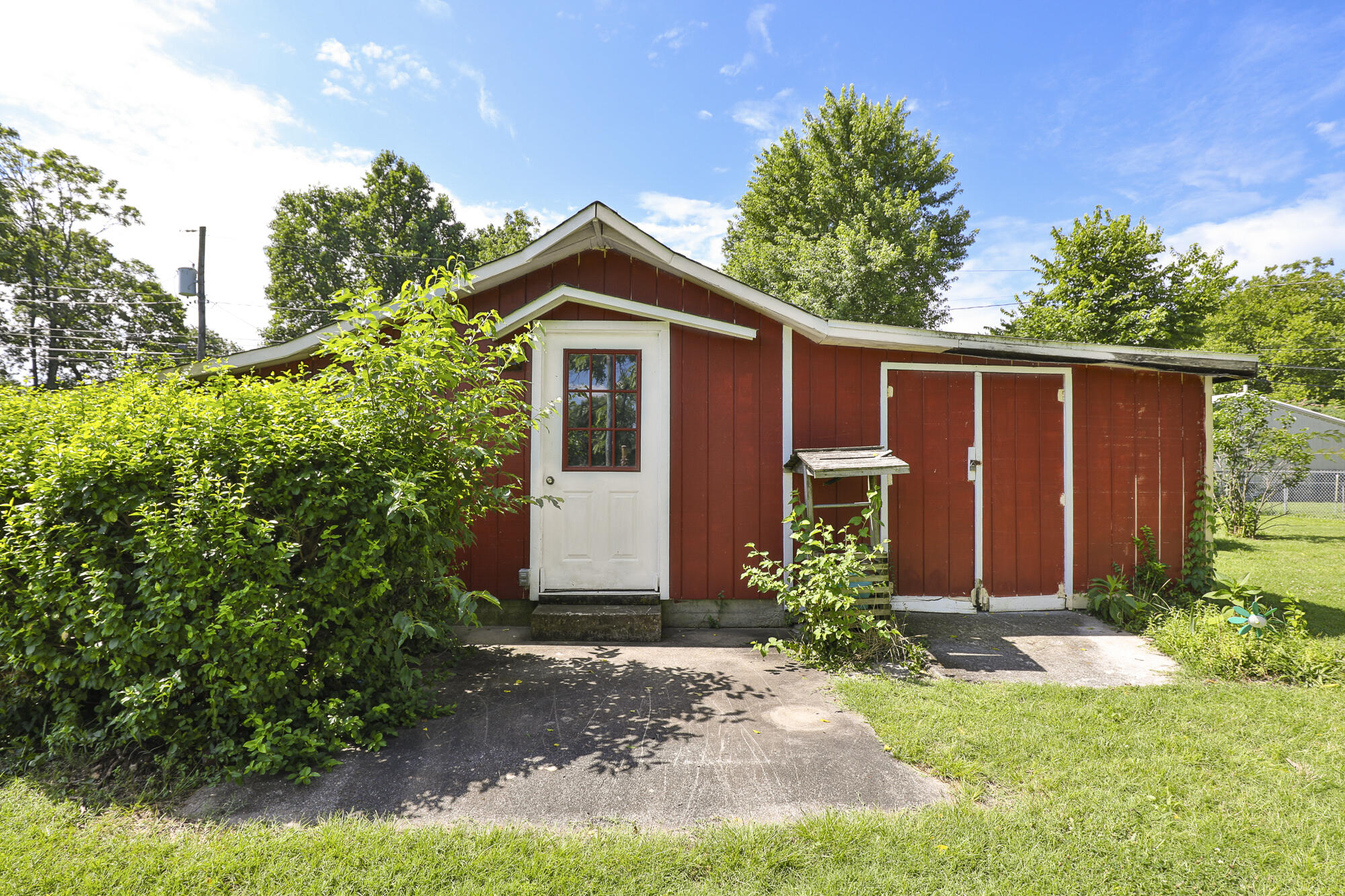 2114 East Walnut Street Property Photo 39