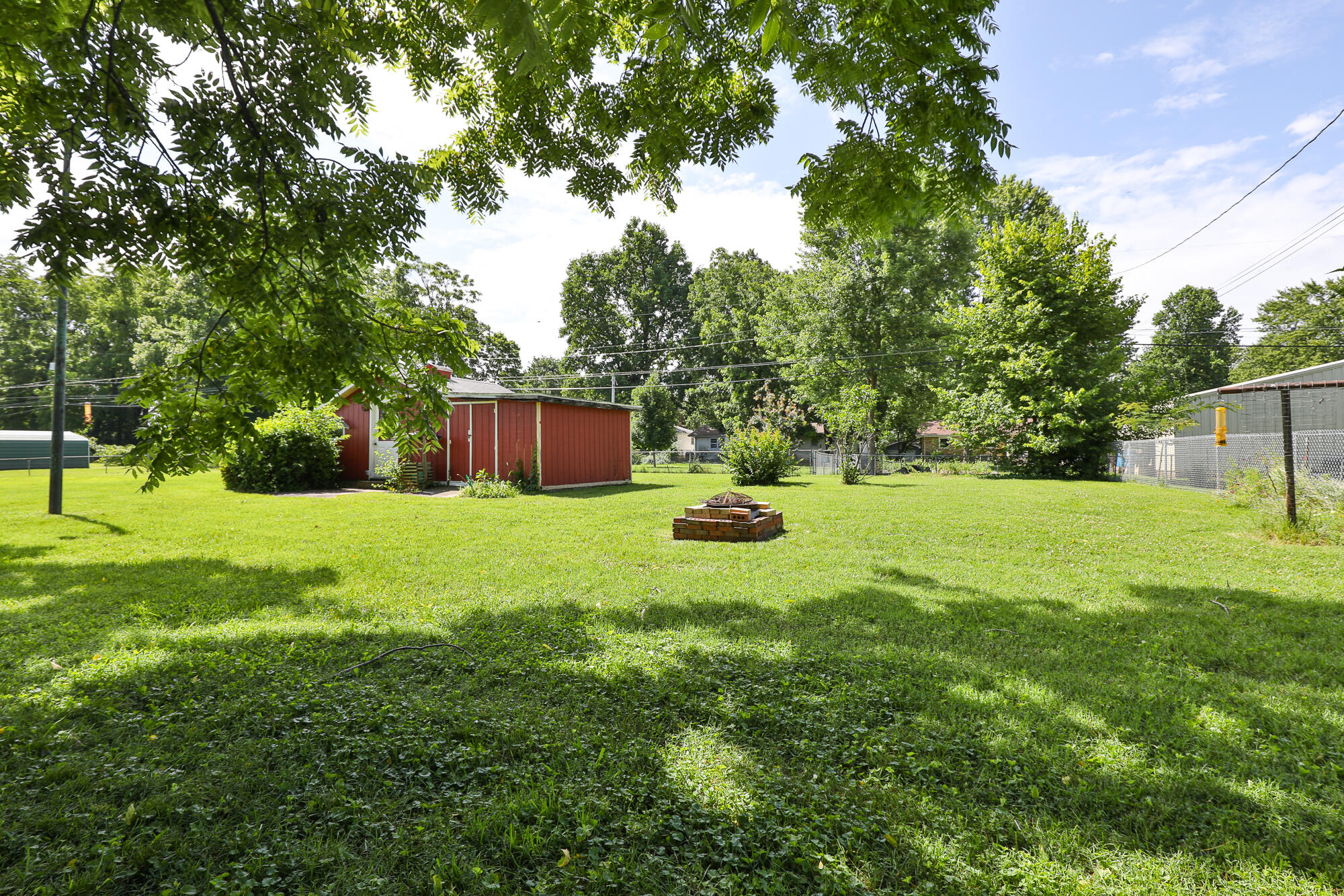 2114 East Walnut Street Property Photo 41