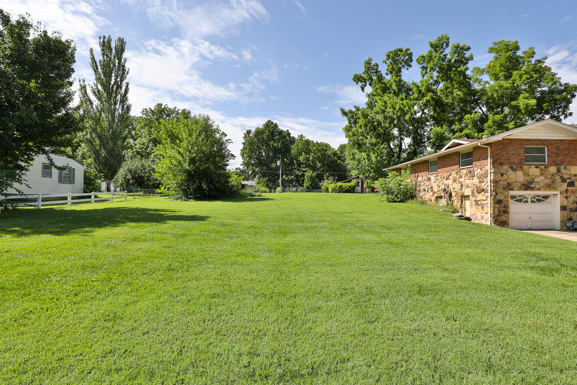 2114 East Walnut Street Property Photo 42