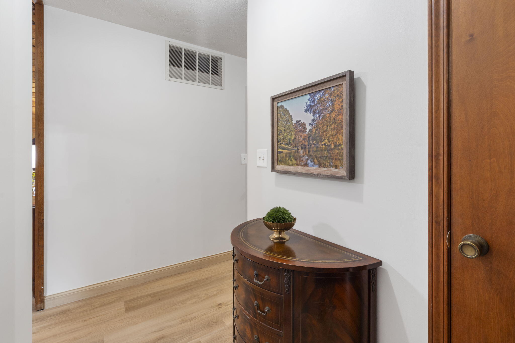 1109 Amy Lane Property Photo 3