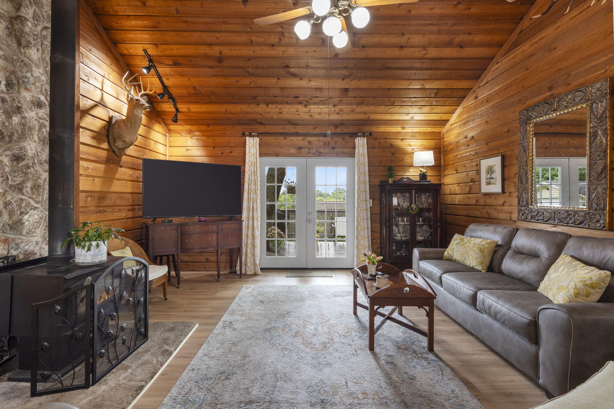 1109 Amy Lane Property Photo 4