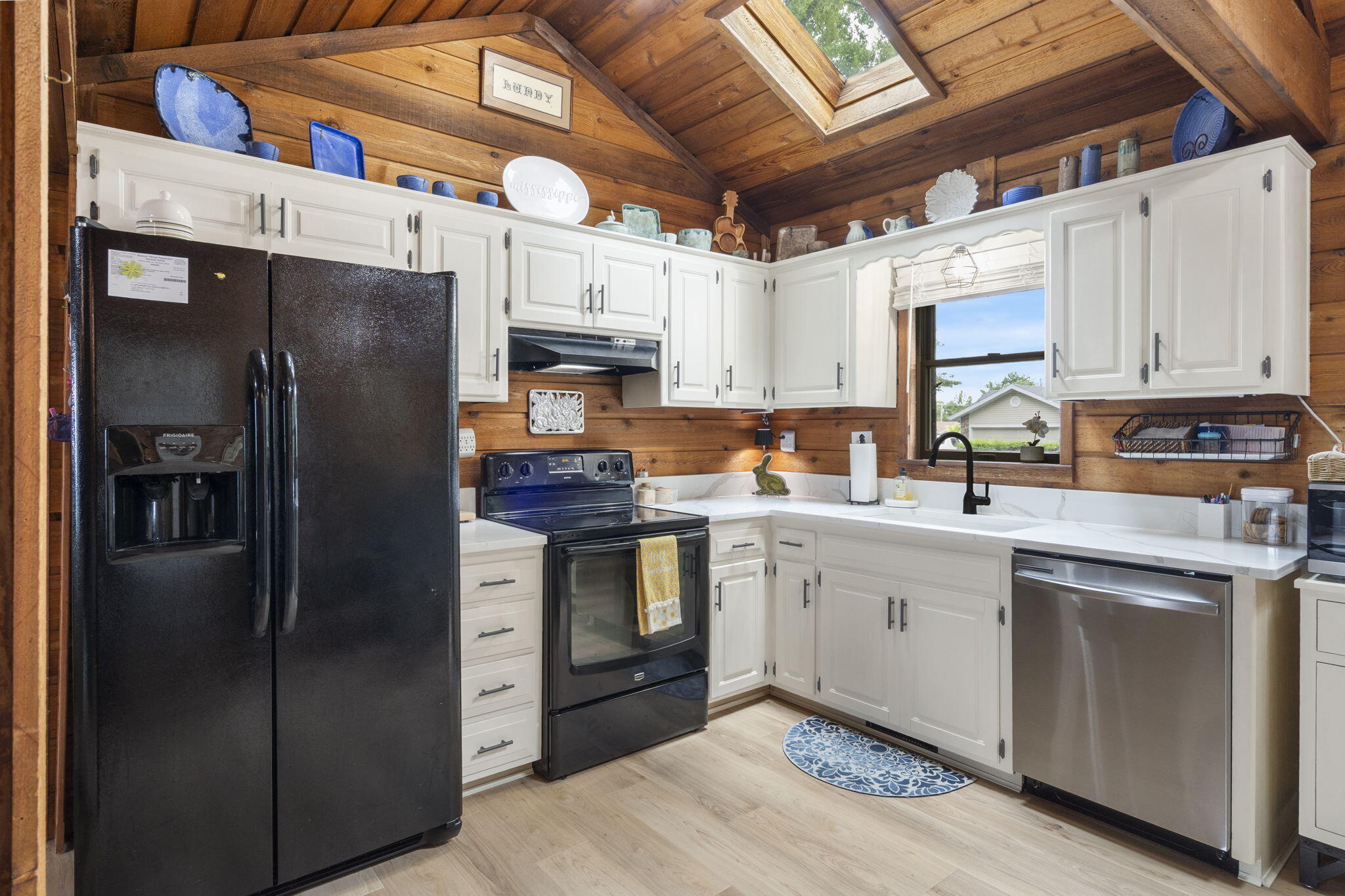 1109 Amy Lane Property Photo 7