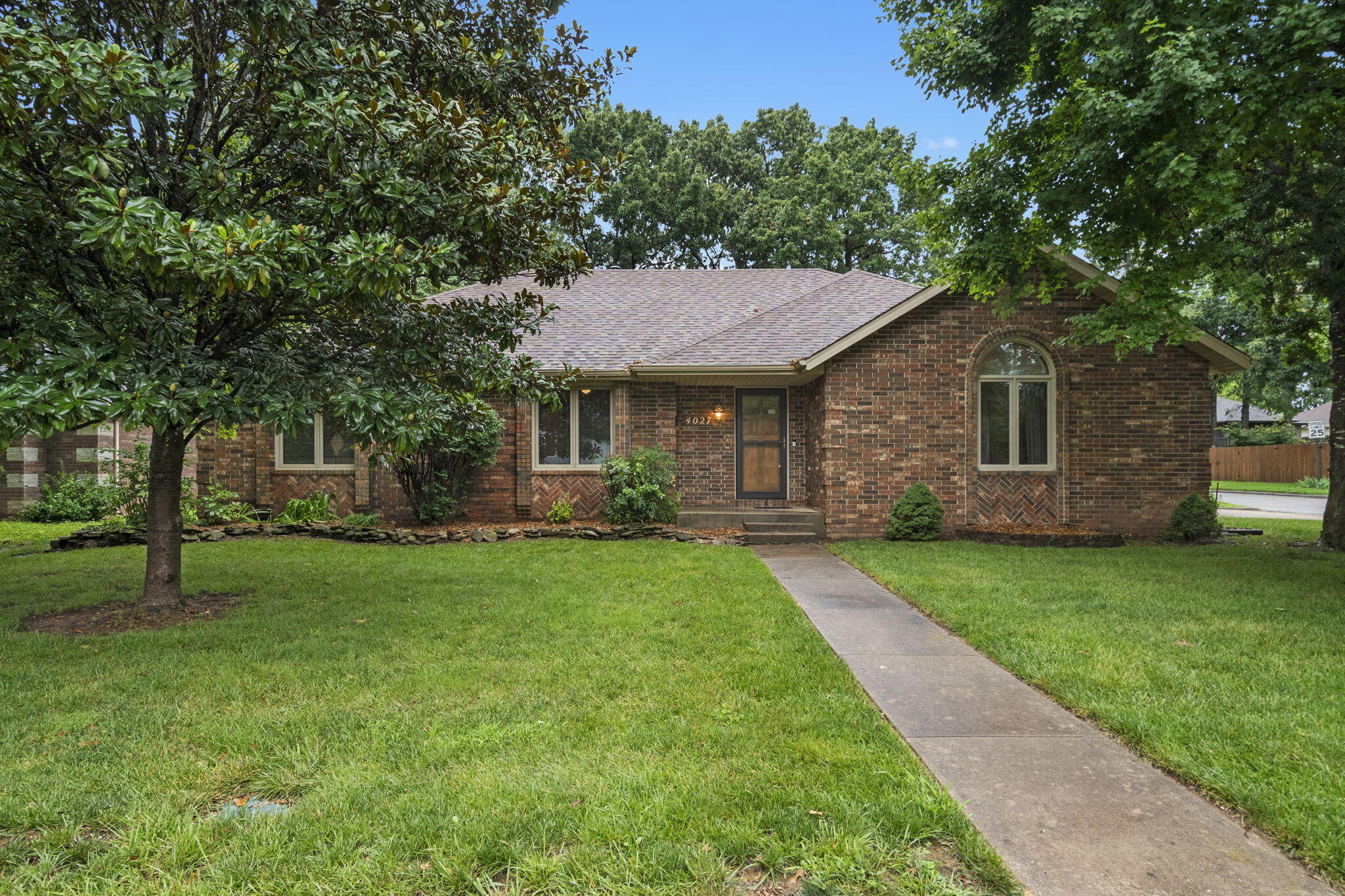 4027 West Woodland Street Property Photo 1