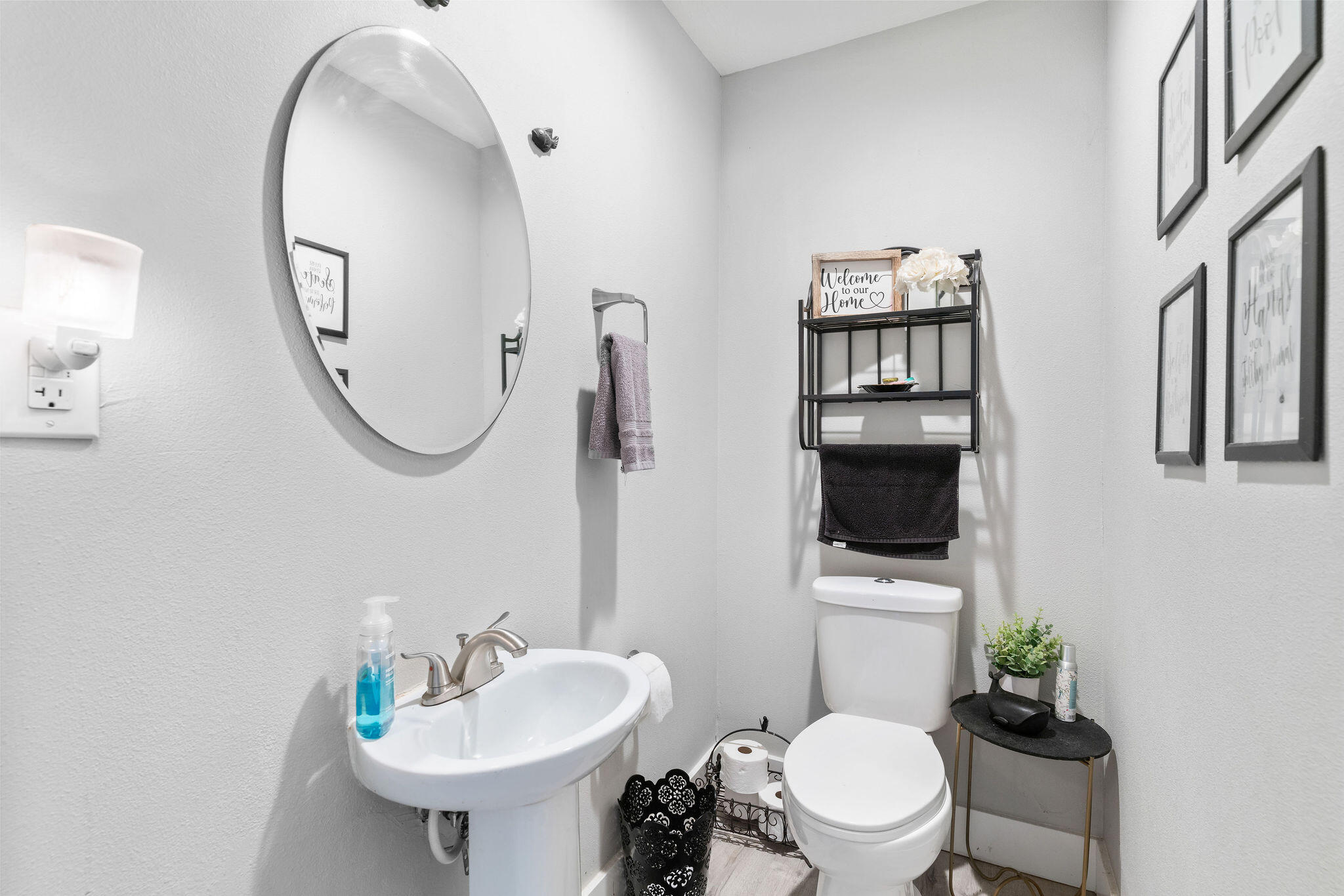 2938 West College Street Property Photo 8