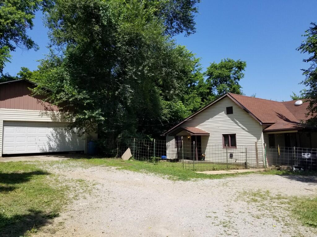 212 West Leyda Street Property Photo 1