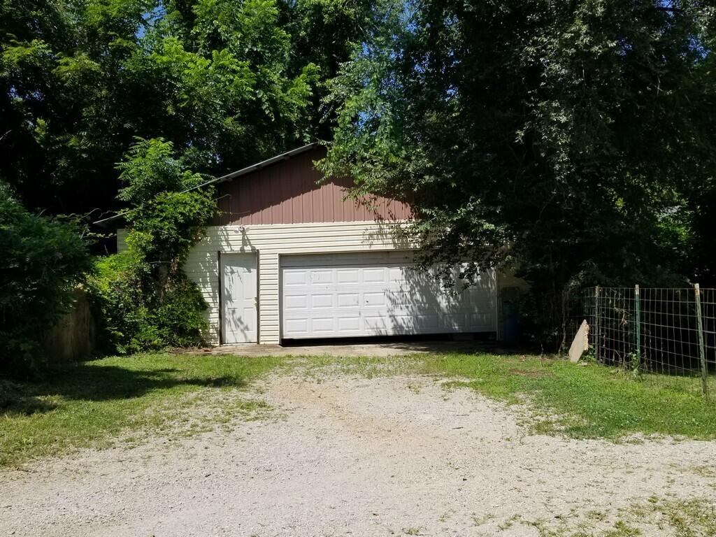 212 West Leyda Street Property Photo 2