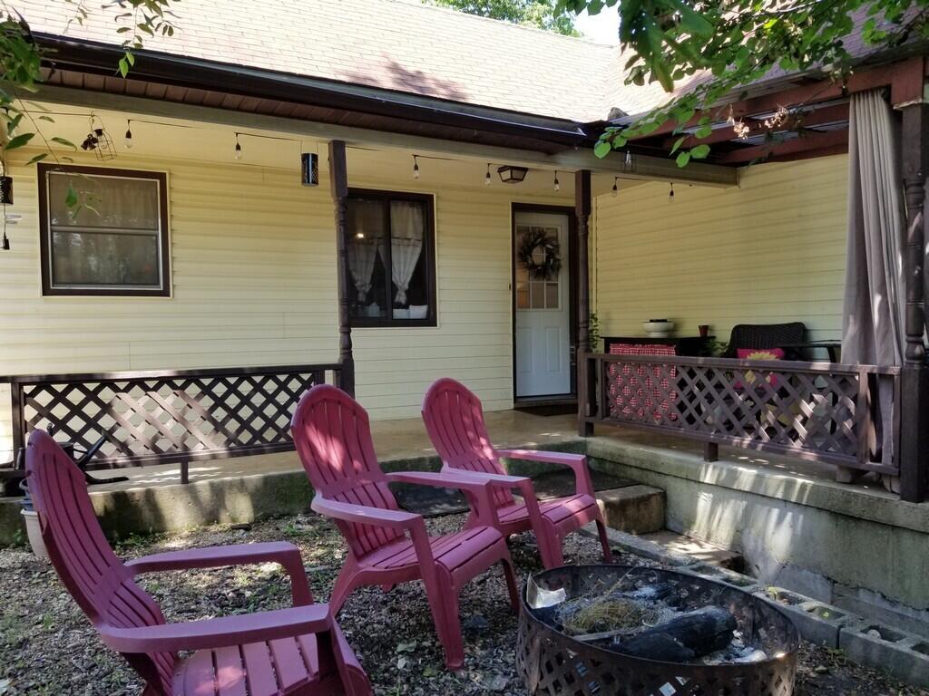 212 West Leyda Street Property Photo 7