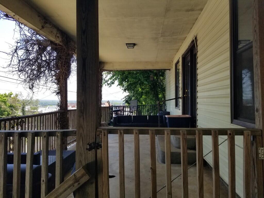 212 West Leyda Street Property Photo 11