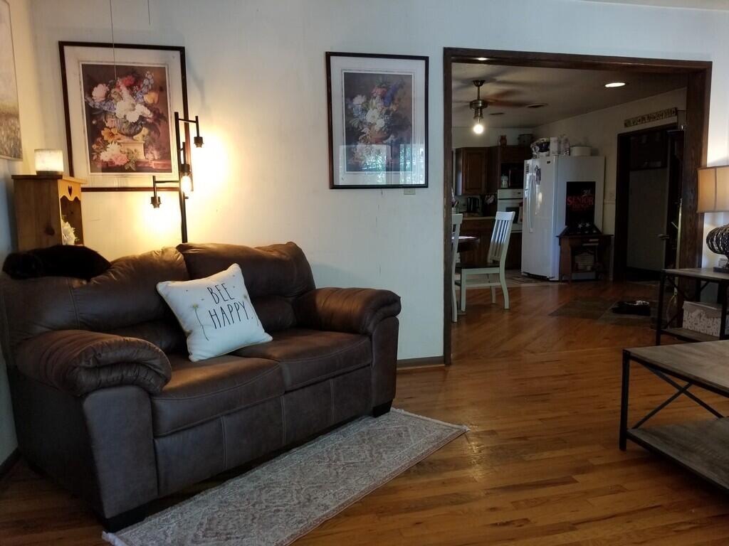212 West Leyda Street Property Photo 19