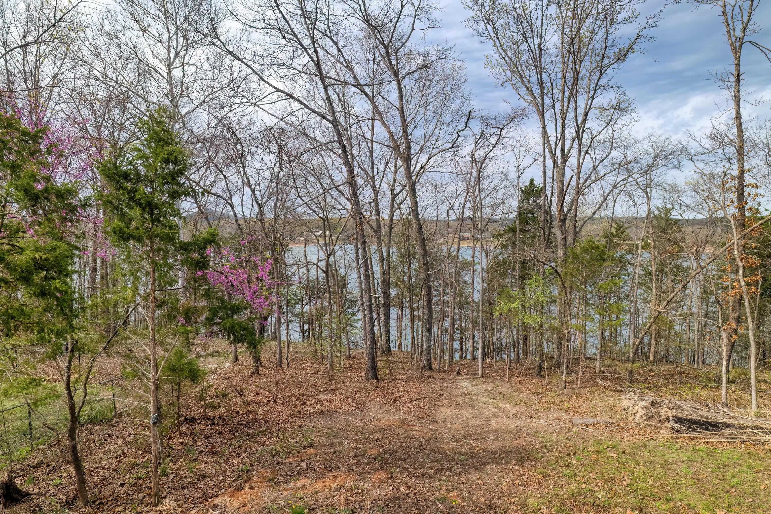 732 Lake Road Property Photo 13