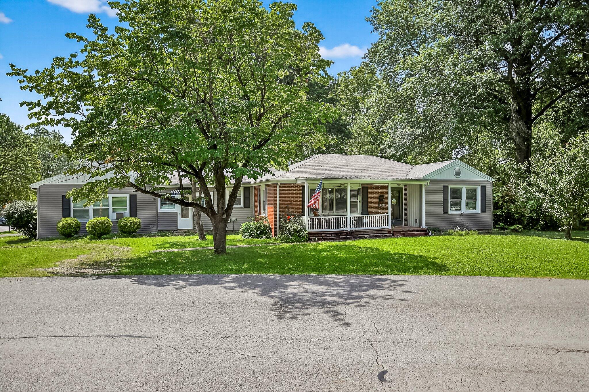 2255 South Roanoke Avenue Property Photo 1