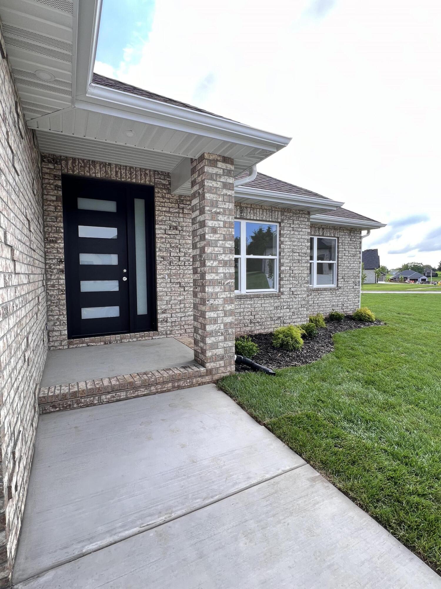 2090 North Silver Charm Avenue Property Photo 2