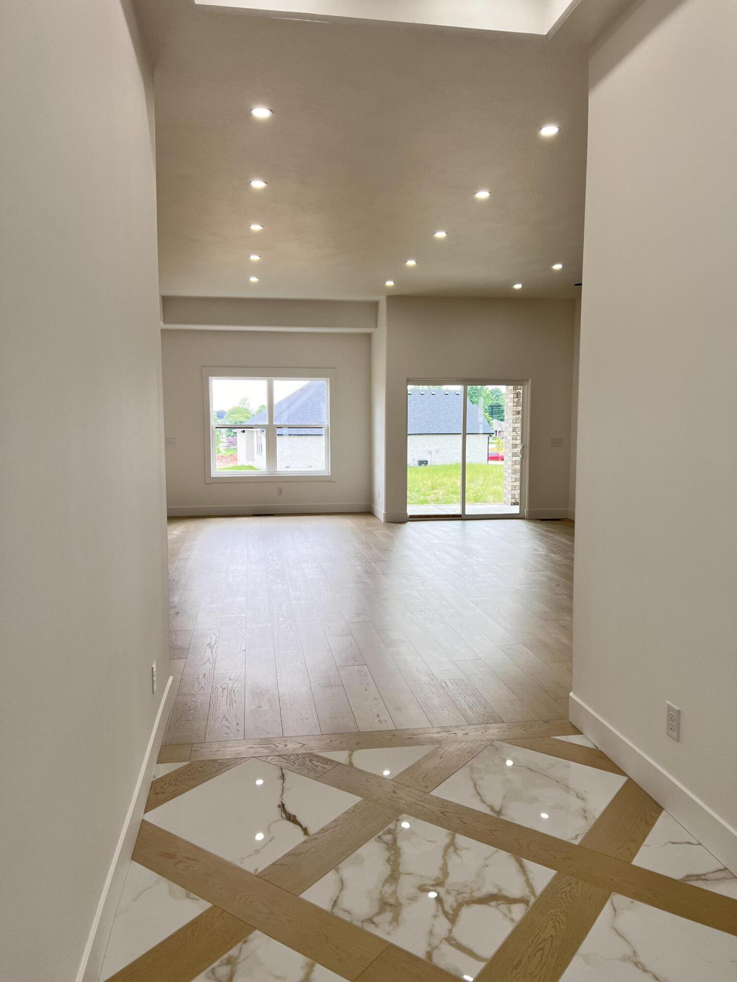 2090 North Silver Charm Avenue Property Photo 5