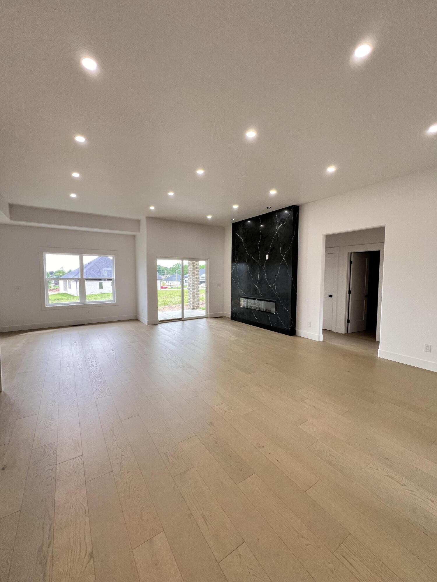 2090 North Silver Charm Avenue Property Photo 6